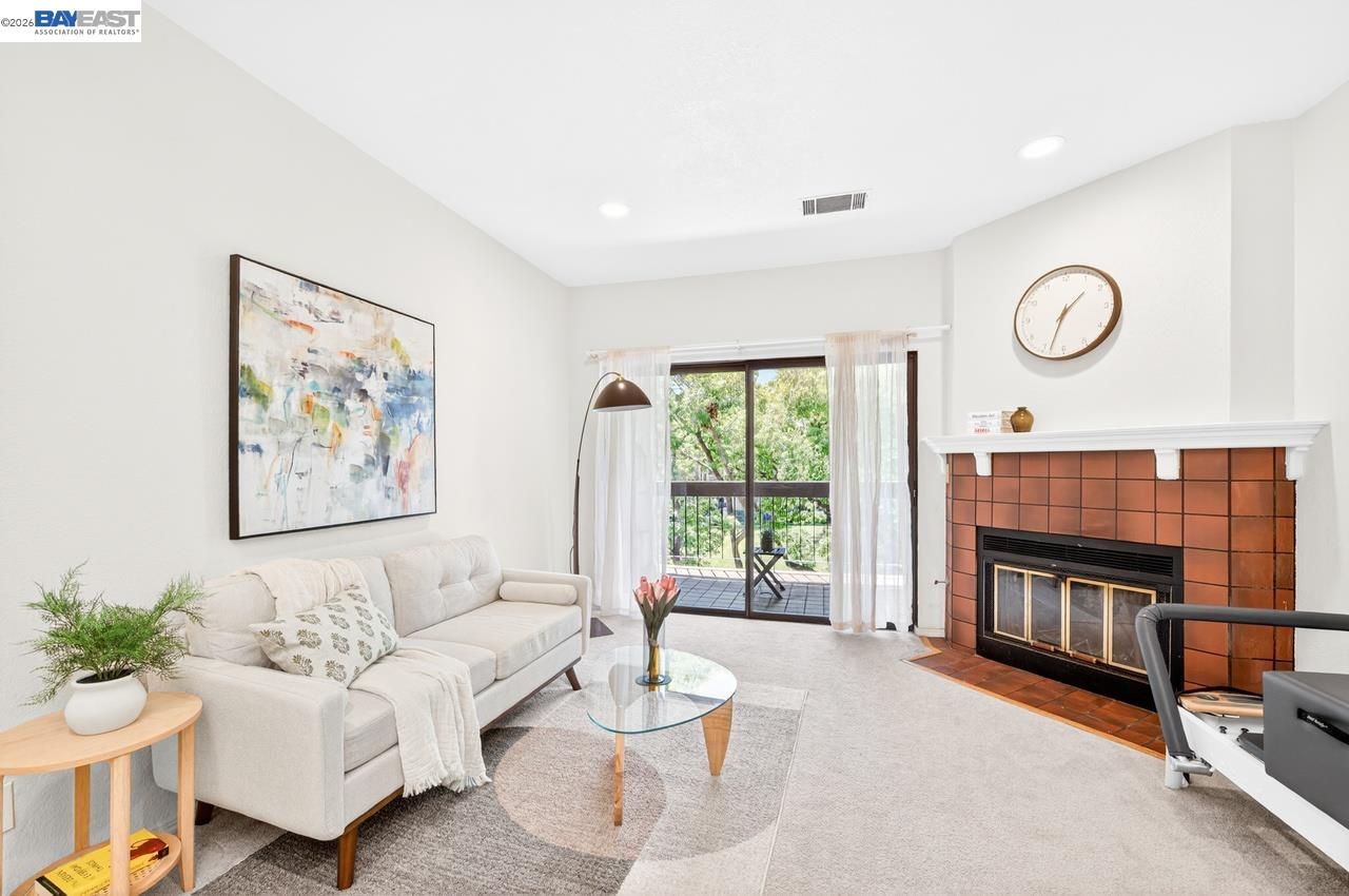 Photo #2: 41131190 Listing: Photo #2