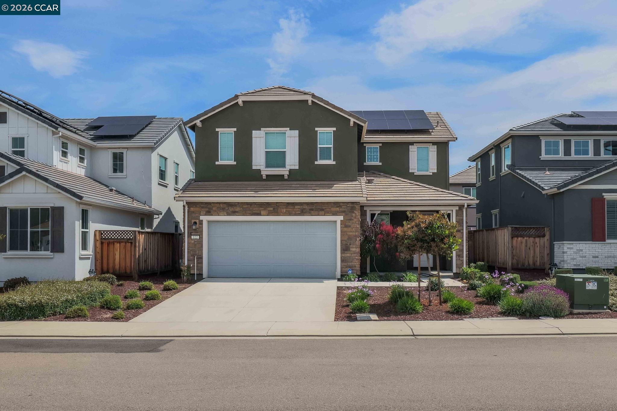 Detail Gallery Image 2 of 31 For 122 Granite Way, Oakley,  CA 94561 - 3 Beds | 2/1 Baths