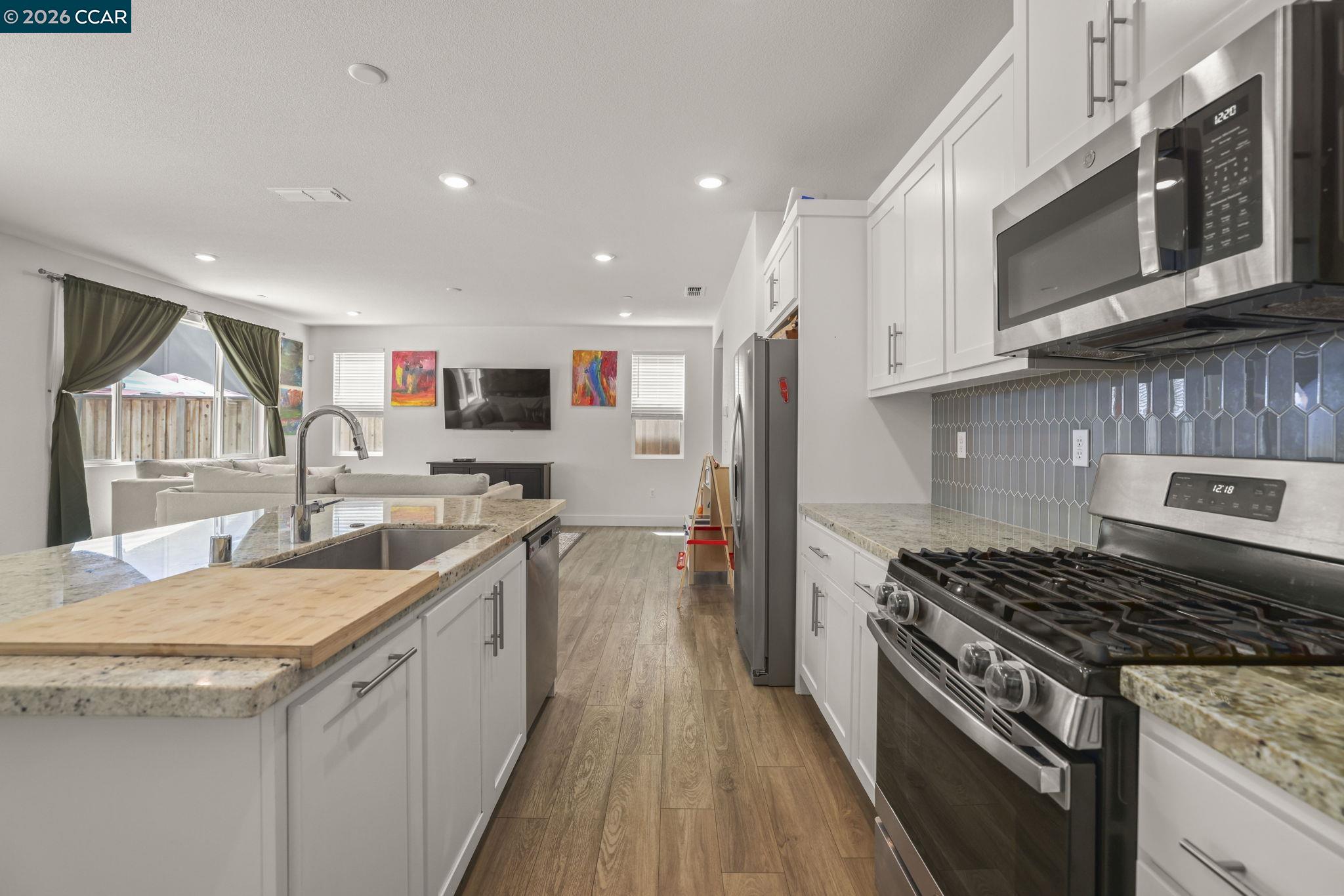 Detail Gallery Image 11 of 31 For 122 Granite Way, Oakley,  CA 94561 - 3 Beds | 2/1 Baths