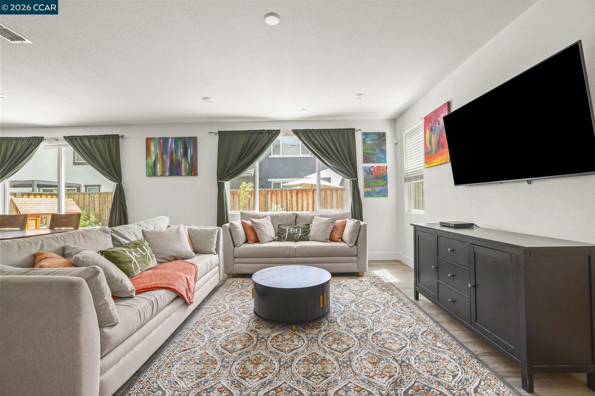 Detail Gallery Image 6 of 31 For 122 Granite Way, Oakley,  CA 94561 - 3 Beds | 2/1 Baths