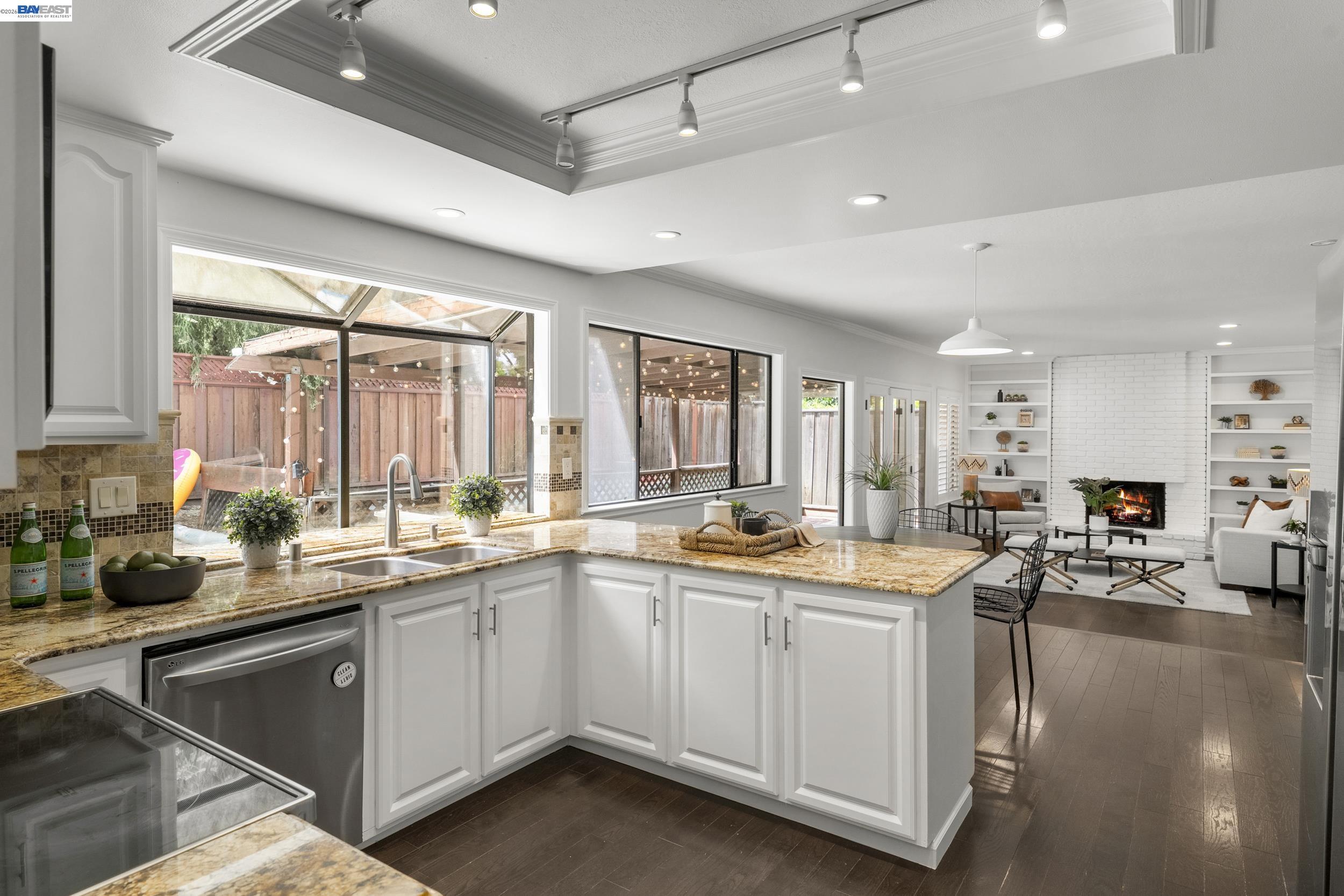 Detail Gallery Image 12 of 34 For 1144 Harvest Rd, Pleasanton,  CA 94566 - 5 Beds | 2/1 Baths