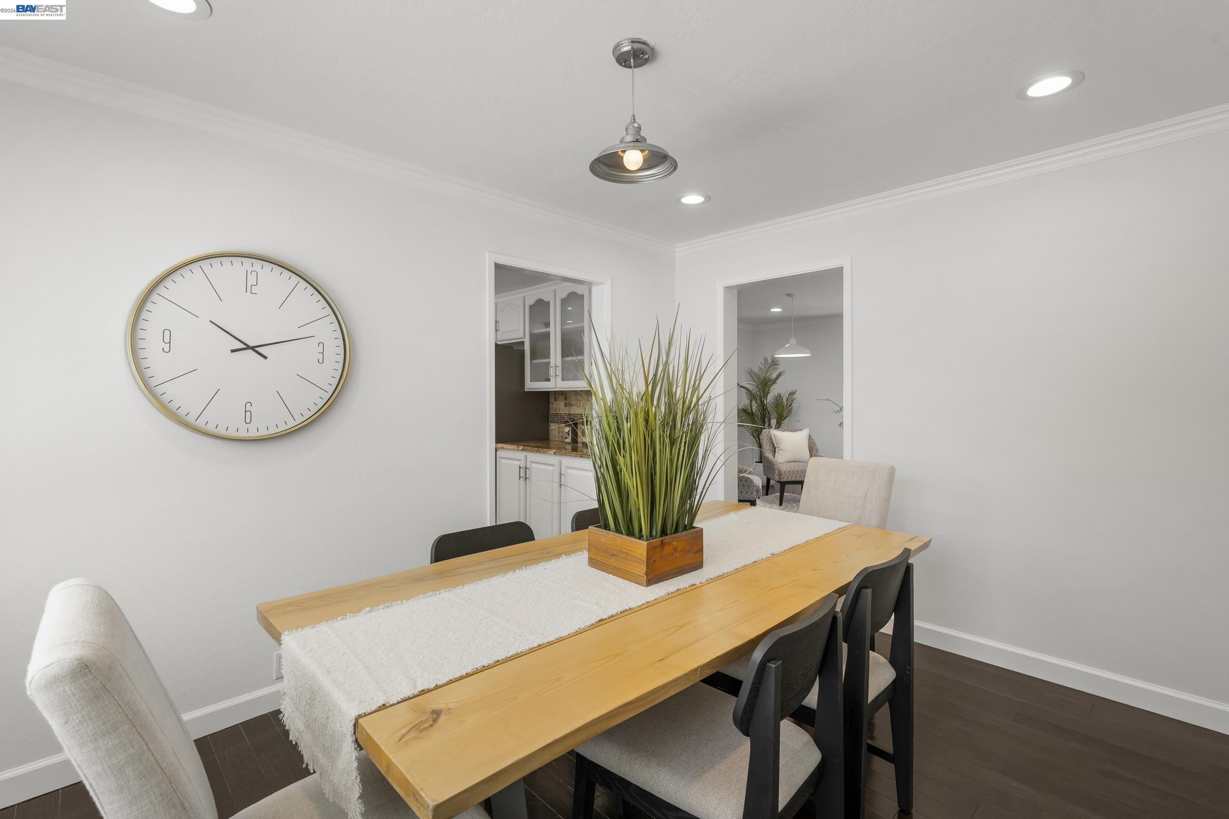 Detail Gallery Image 10 of 34 For 1144 Harvest Rd, Pleasanton,  CA 94566 - 5 Beds | 2/1 Baths