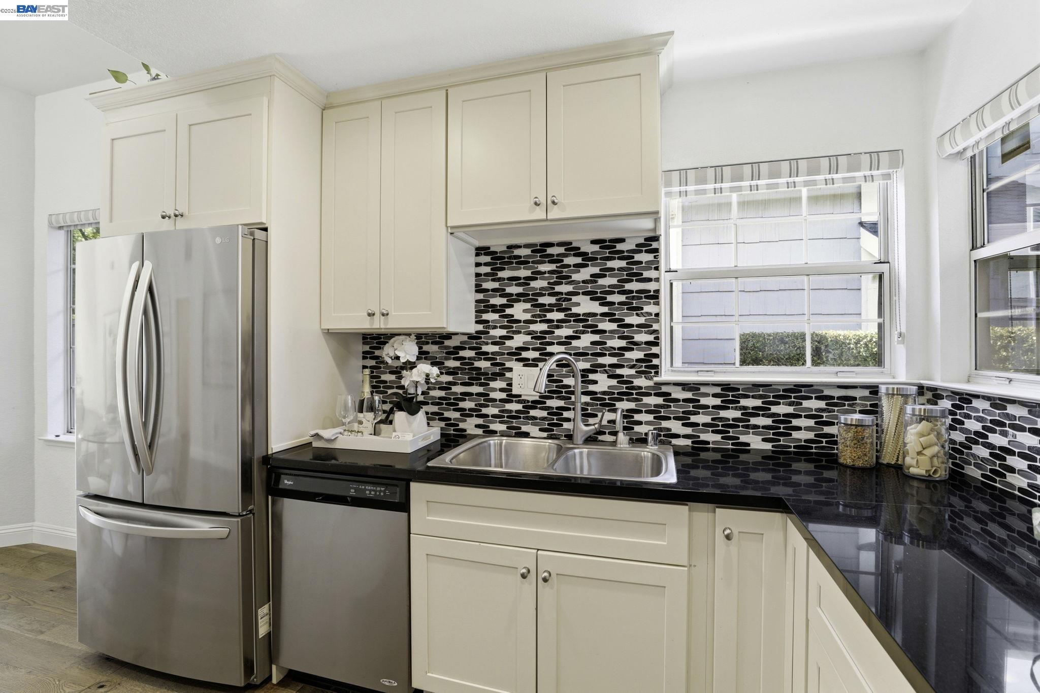 Detail Gallery Image 10 of 41 For 42525 Fern Cir, Fremont,  CA 94538 - 3 Beds | 2 Baths