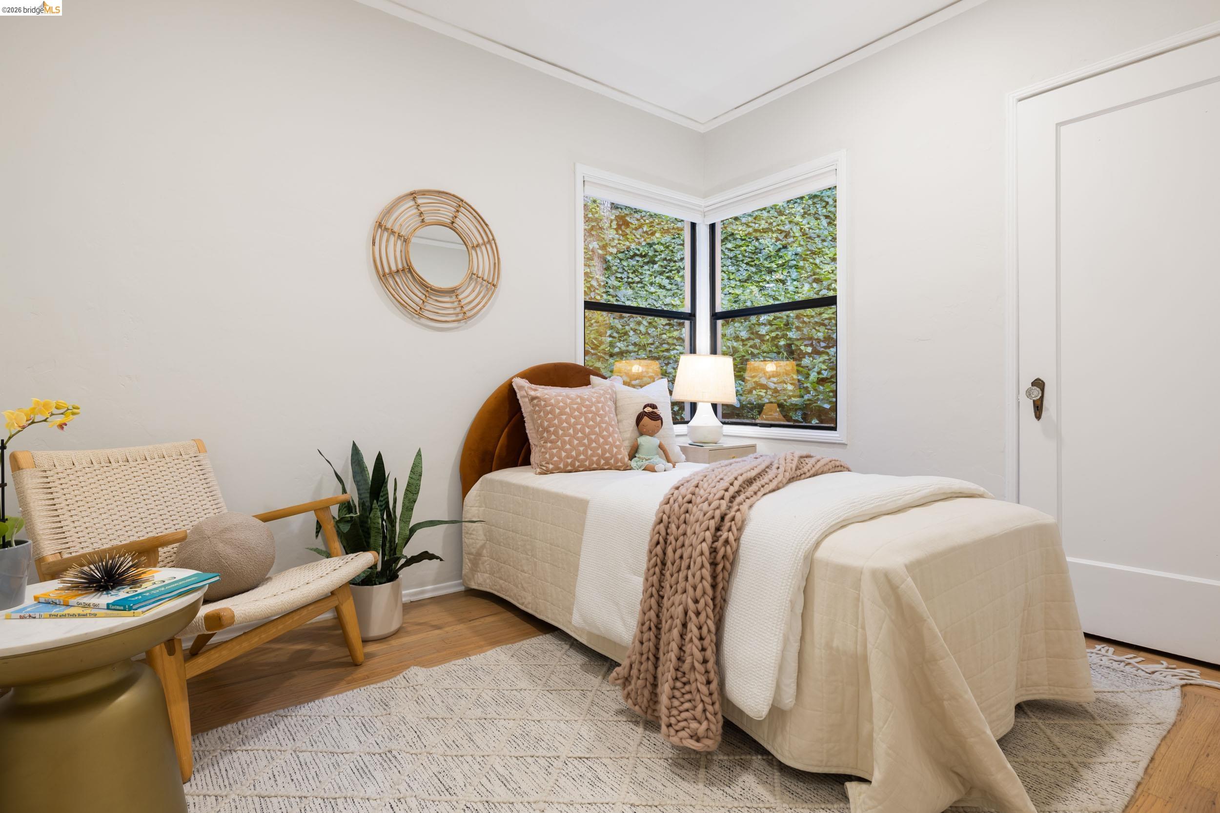 Detail Gallery Image 12 of 34 For 6211 Valley View Rd, Oakland,  CA 94611 - 3 Beds | 2 Baths