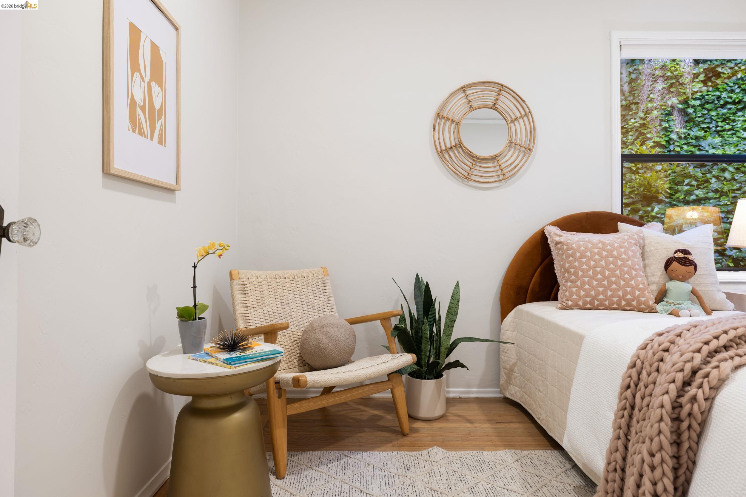 Detail Gallery Image 14 of 34 For 6211 Valley View Rd, Oakland,  CA 94611 - 3 Beds | 2 Baths