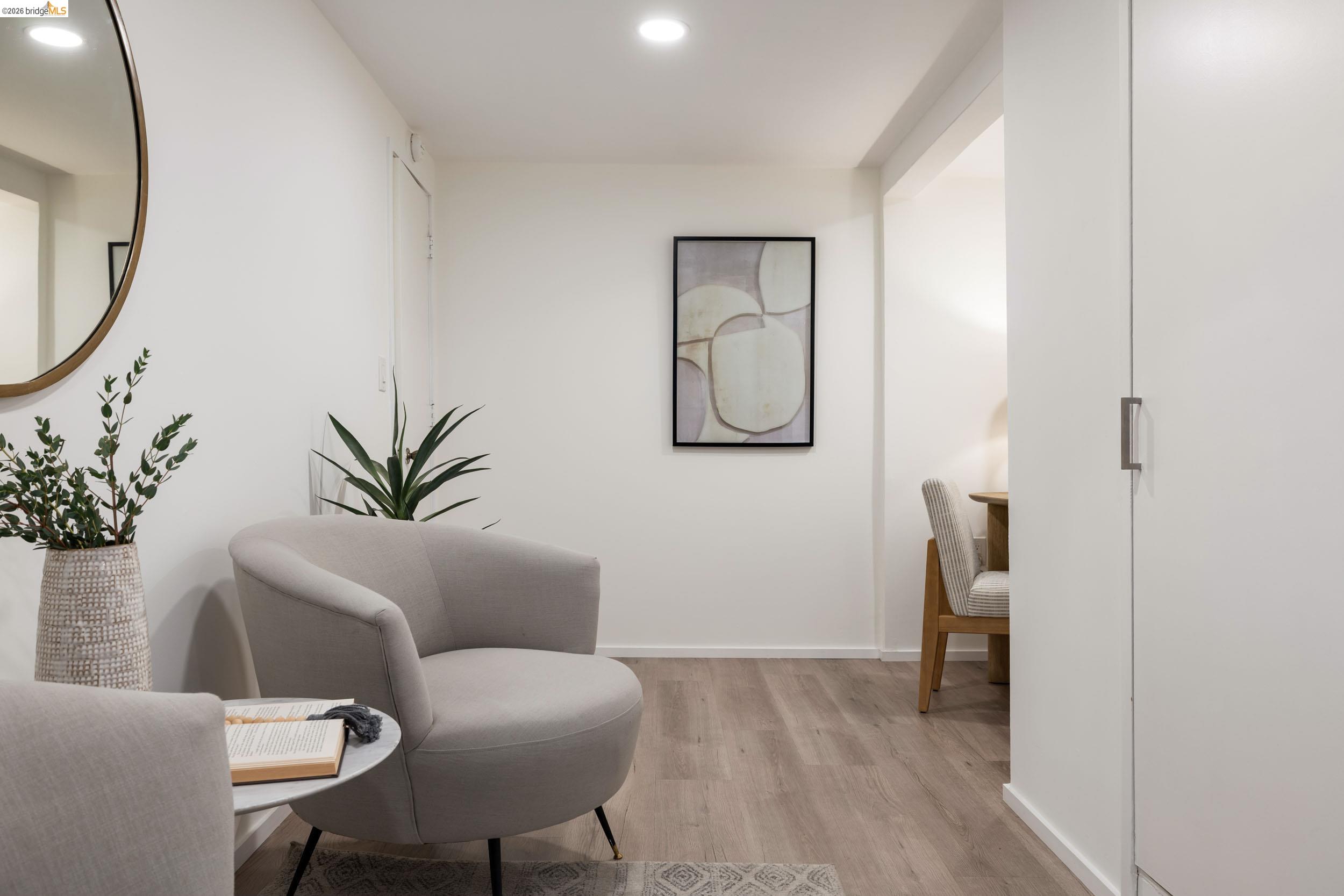 Detail Gallery Image 25 of 34 For 6211 Valley View Rd, Oakland,  CA 94611 - 3 Beds | 2 Baths