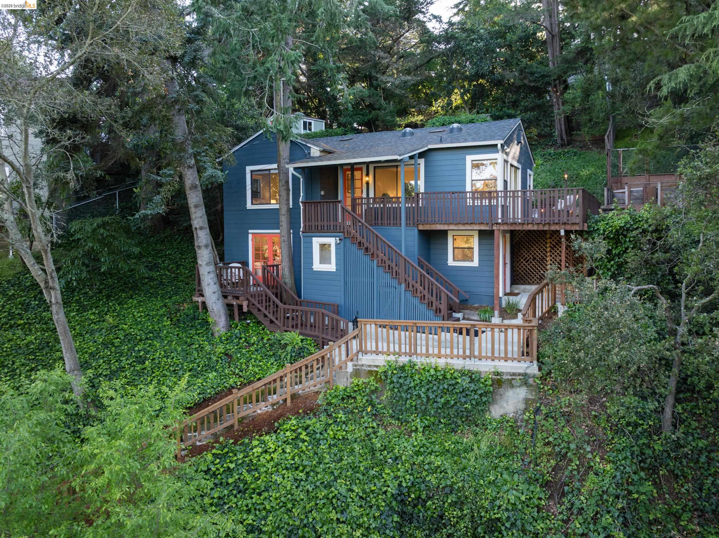 Detail Gallery Image 33 of 34 For 6211 Valley View Rd, Oakland,  CA 94611 - 3 Beds | 2 Baths