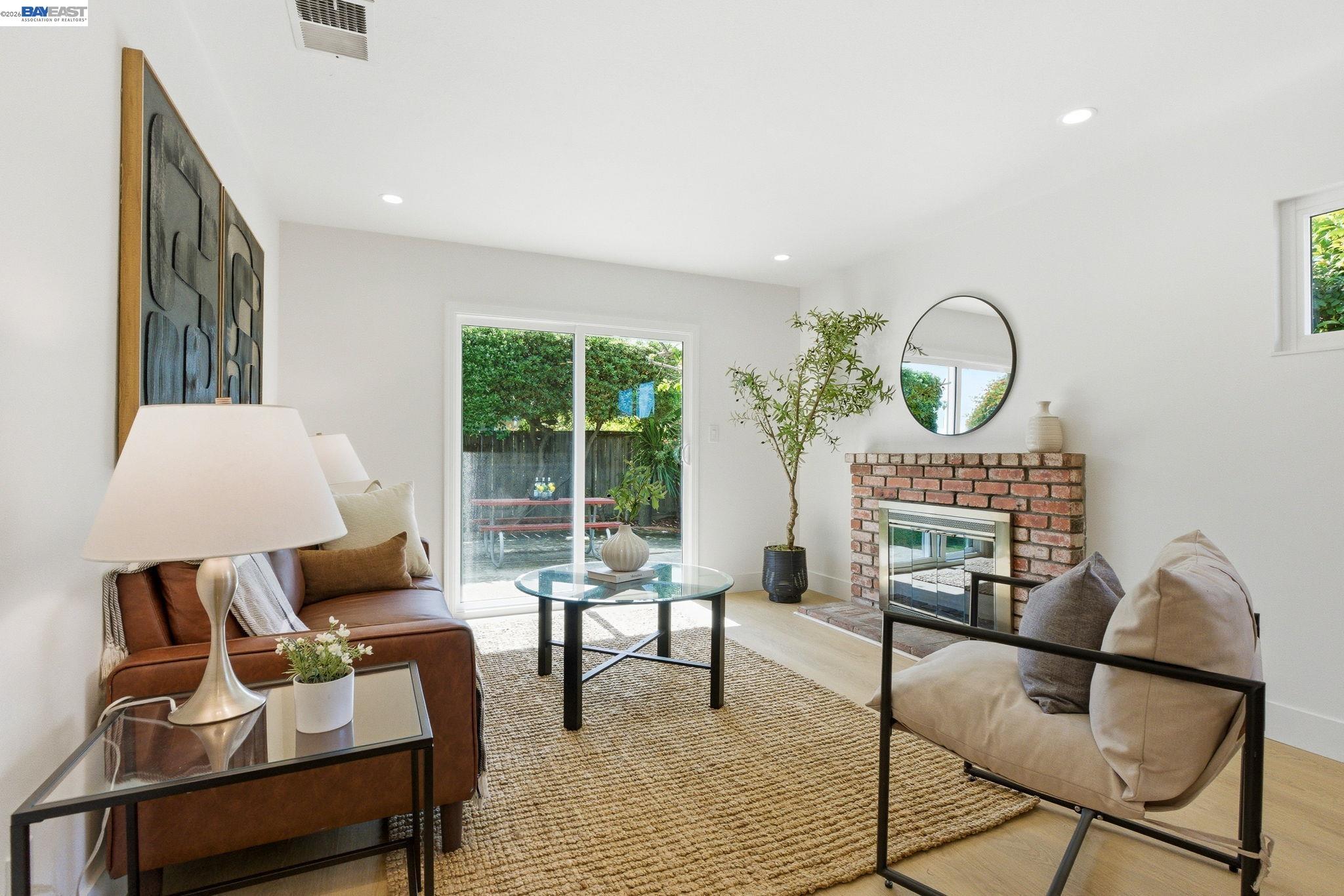 Detail Gallery Image 3 of 46 For 5584 Tilden Pl, Fremont,  CA 94538 - 3 Beds | 2 Baths