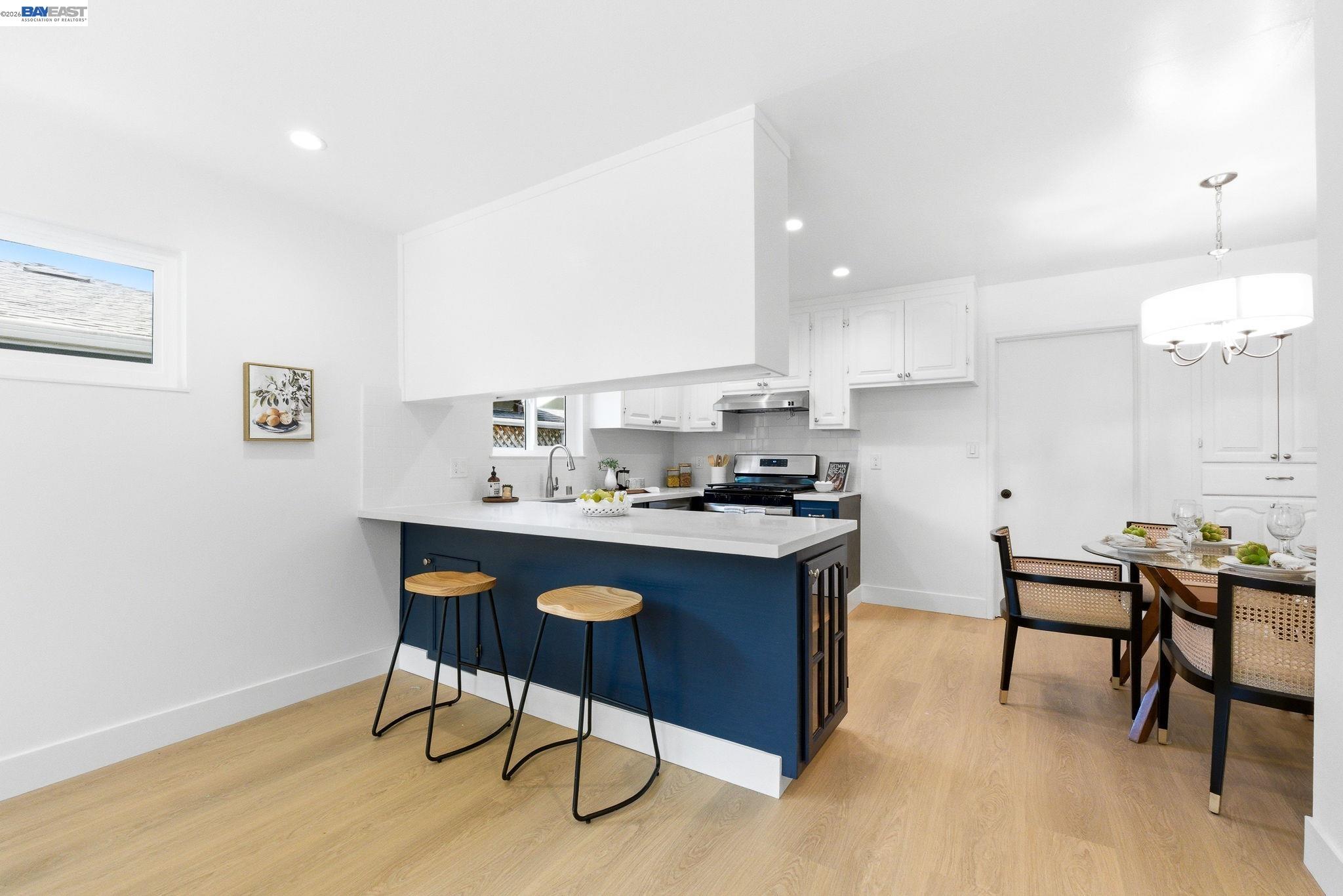 Detail Gallery Image 4 of 46 For 5584 Tilden Pl, Fremont,  CA 94538 - 3 Beds | 2 Baths