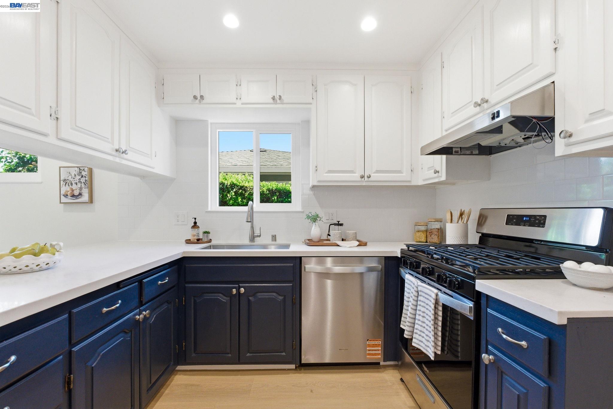 Detail Gallery Image 5 of 46 For 5584 Tilden Pl, Fremont,  CA 94538 - 3 Beds | 2 Baths