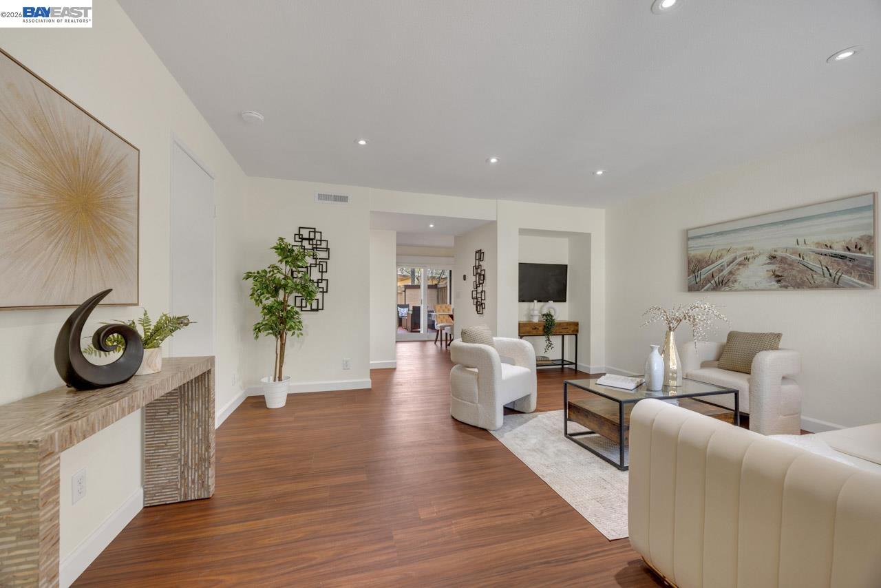 Photo #1: 41131210 Listing: Photo #1