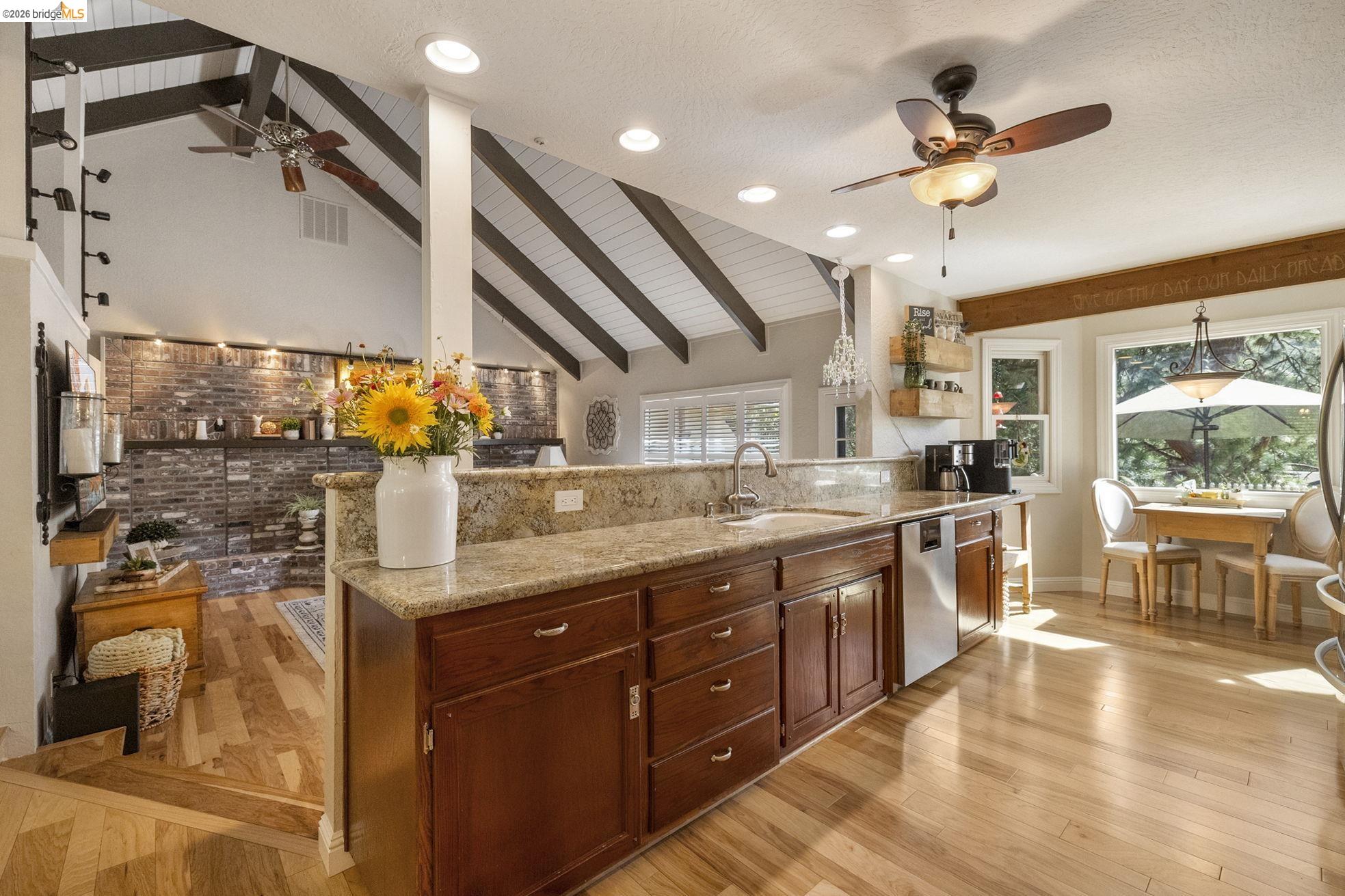 Detail Gallery Image 11 of 60 For 20581 Gerber Rd, Tuolumne,  CA 95379 - 3 Beds | 2 Baths