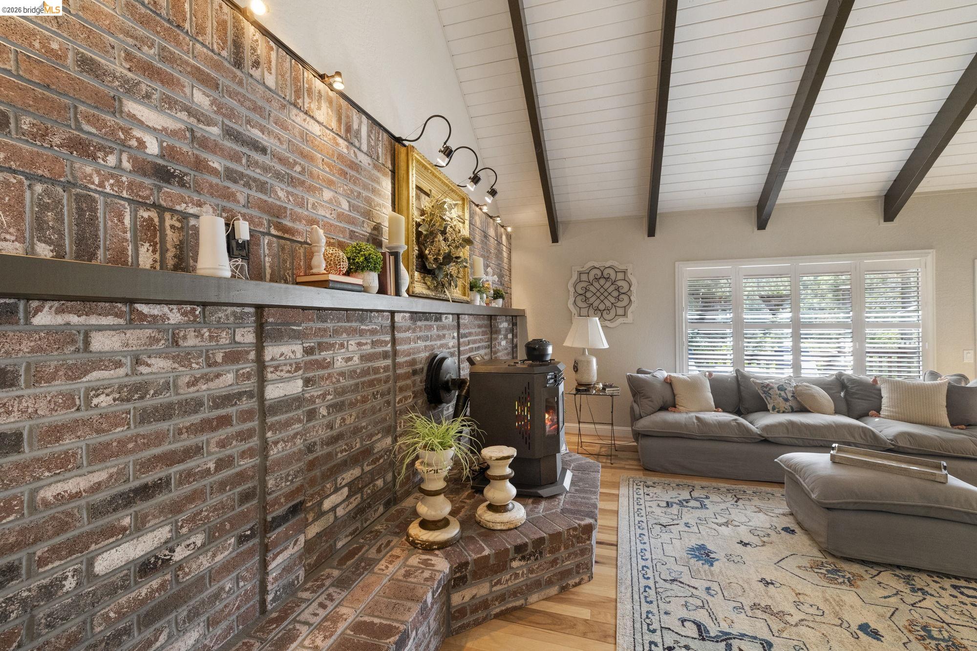 Detail Gallery Image 17 of 60 For 20581 Gerber Rd, Tuolumne,  CA 95379 - 3 Beds | 2 Baths