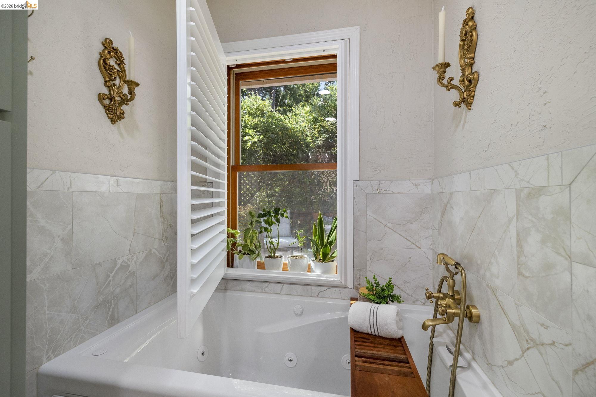 Detail Gallery Image 9 of 60 For 20581 Gerber Rd, Tuolumne,  CA 95379 - 3 Beds | 2 Baths