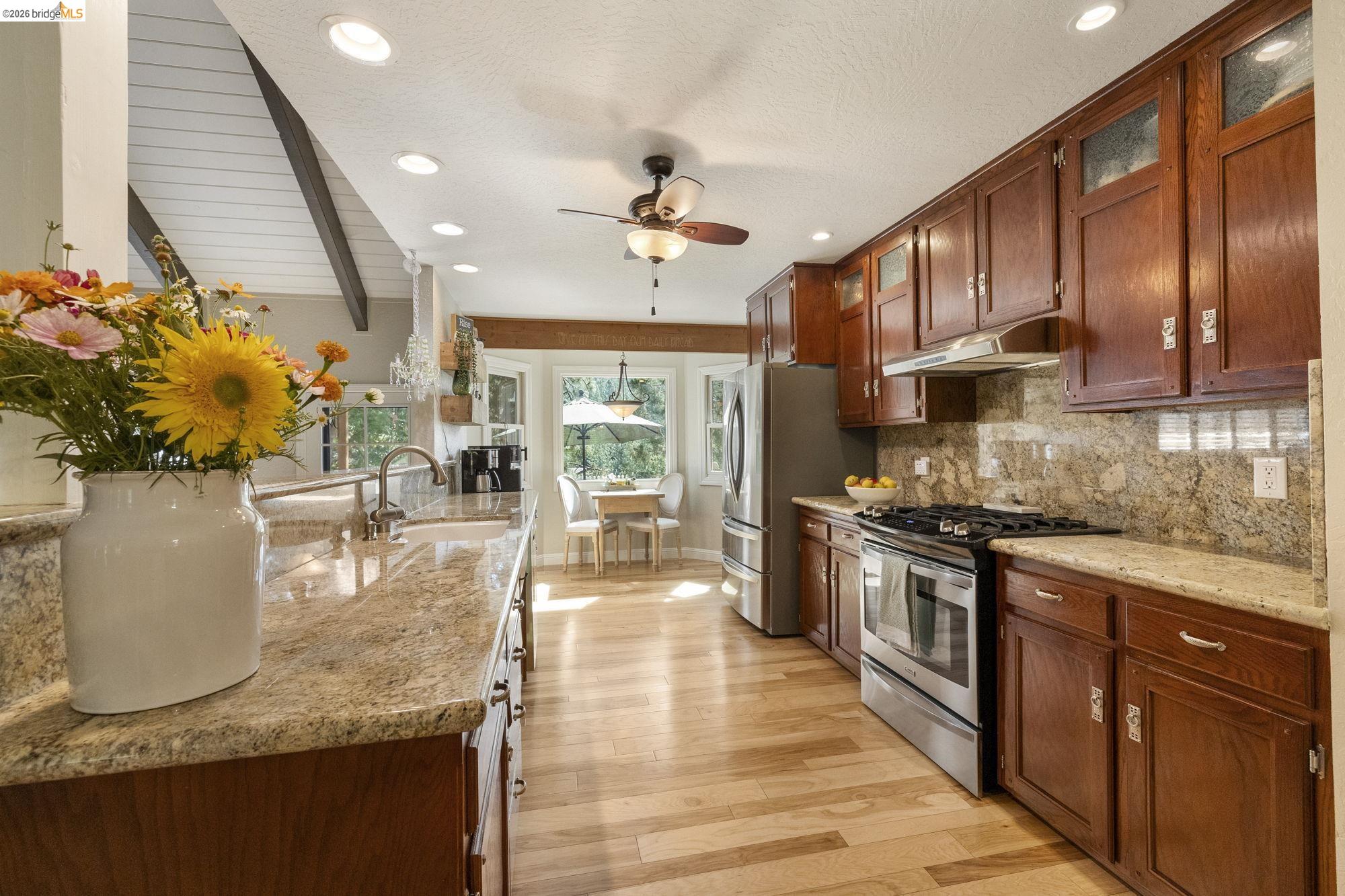 Detail Gallery Image 10 of 60 For 20581 Gerber Rd, Tuolumne,  CA 95379 - 3 Beds | 2 Baths