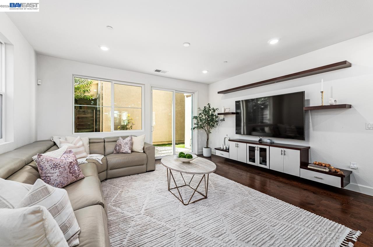 4247 Healdsburg Way, Dublin, CA, 94568