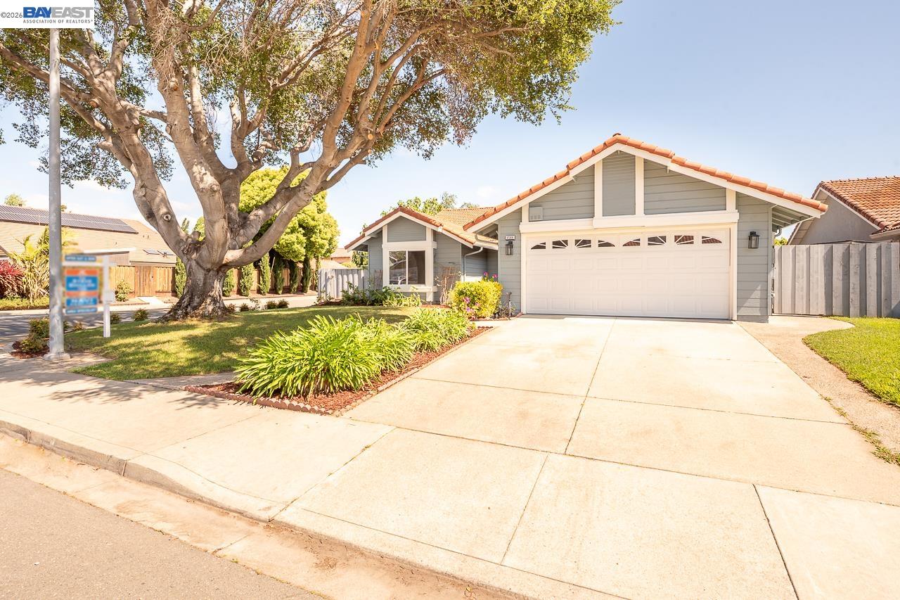 Detail Gallery Image 2 of 55 For 4566 Fellows St, Union City,  CA 94587 - 4 Beds | 2 Baths