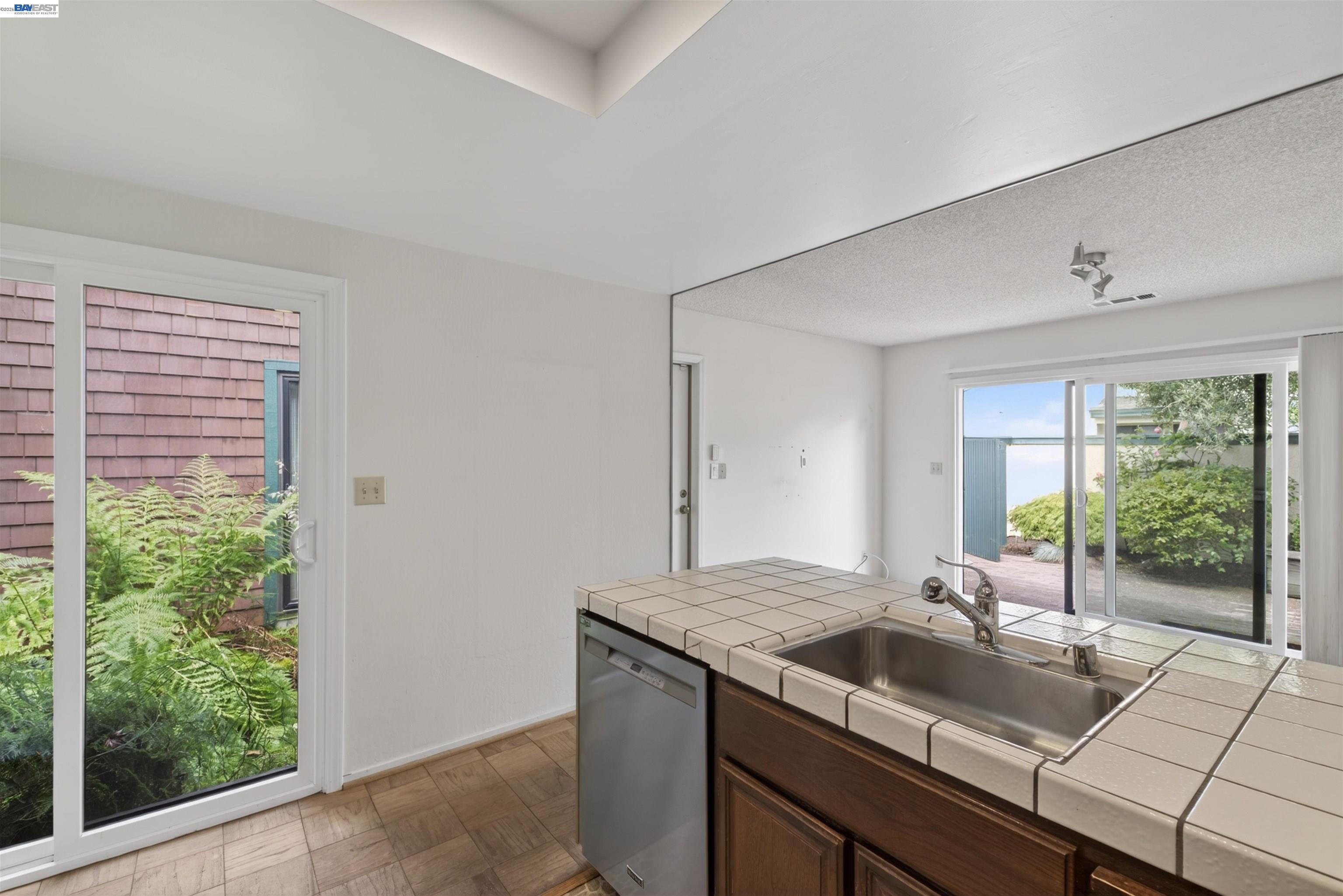 Photo #15: 41131230 Listing: Photo #15