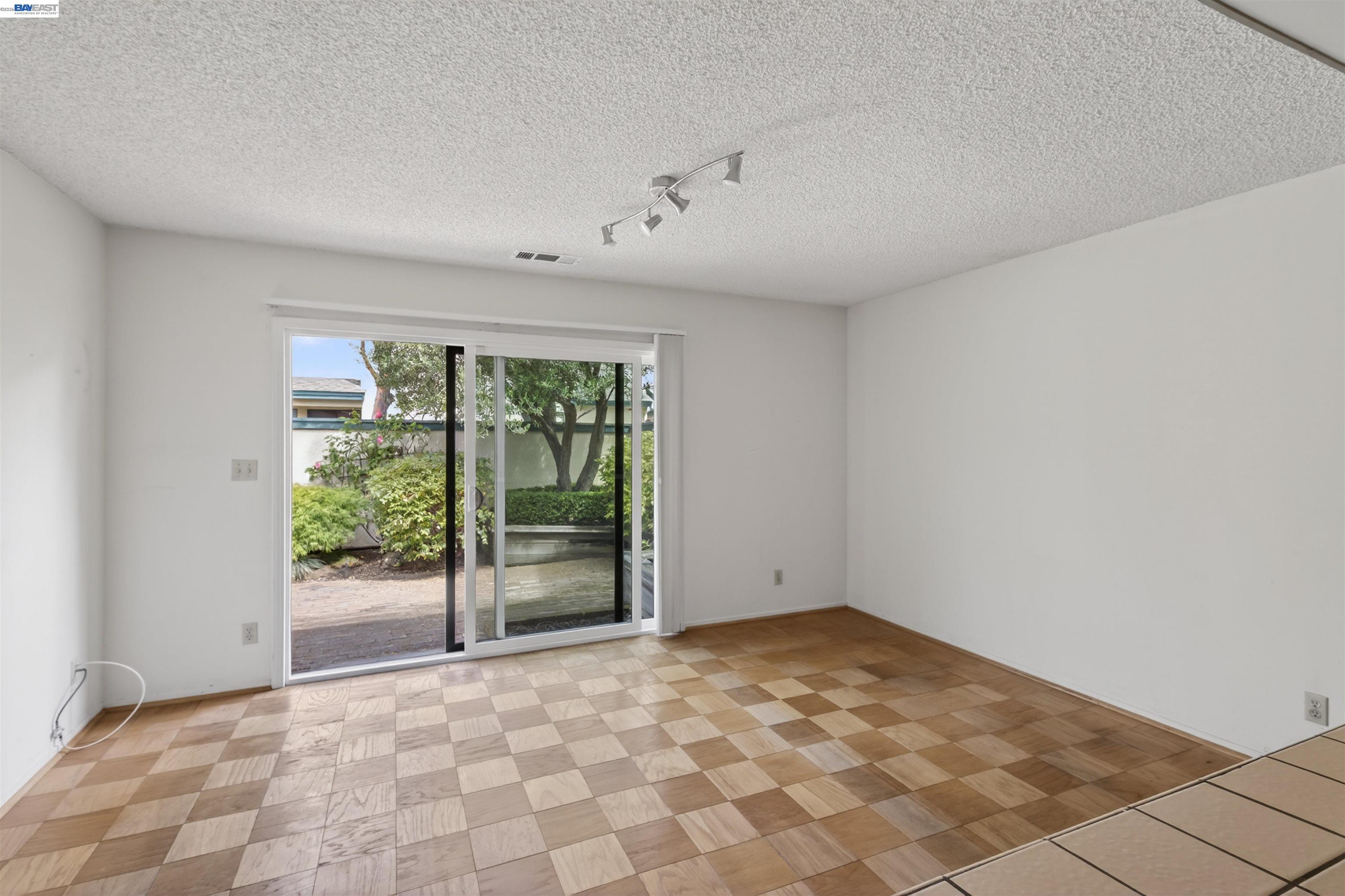 Photo #16: 41131230 Listing: Photo #16