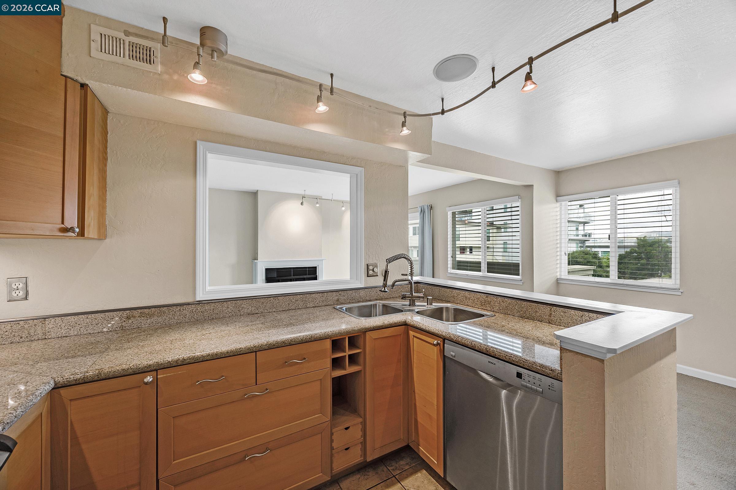 Photo #12: 41131231 Listing: Photo #12