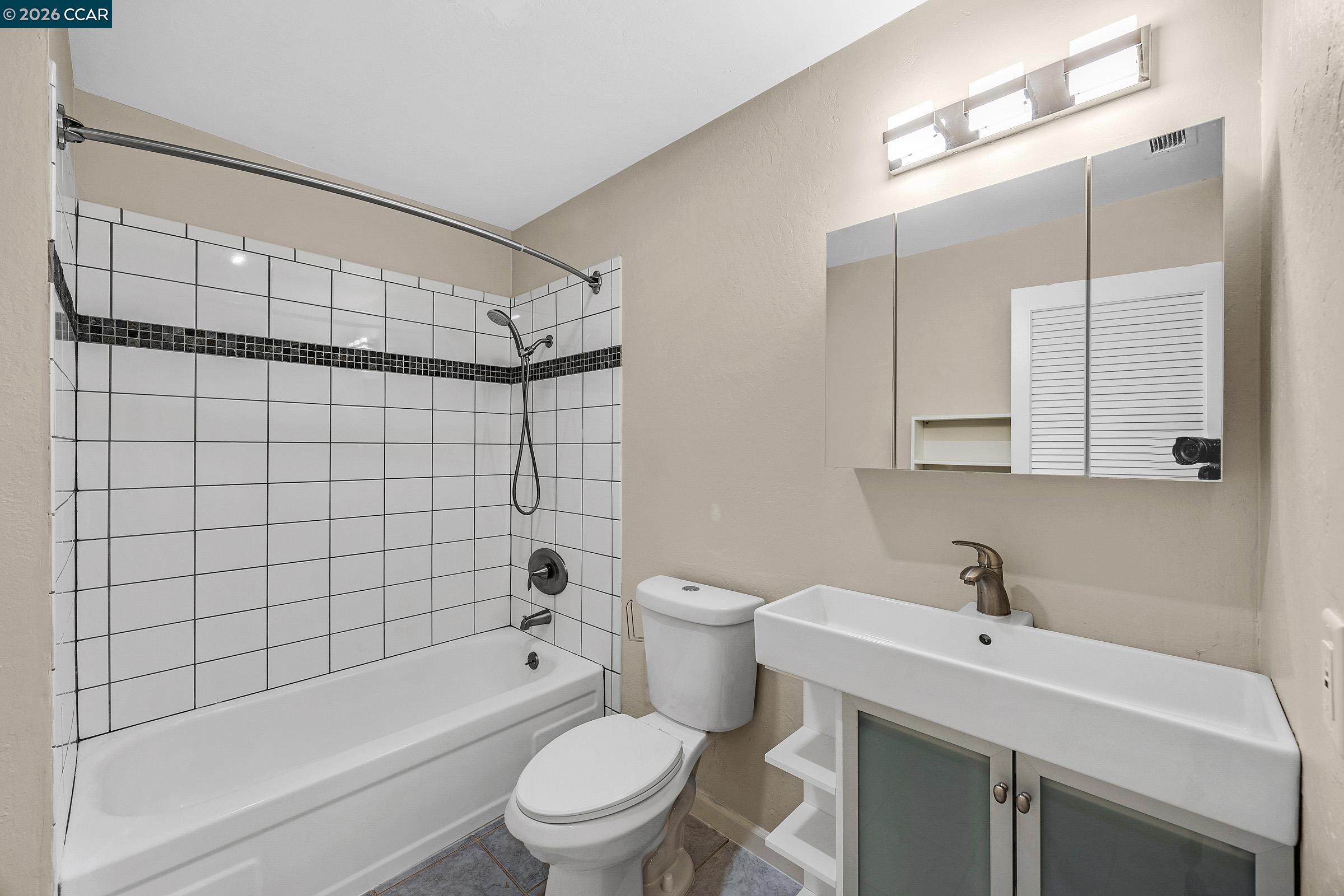 Photo #30: 41131231 Listing: Photo #30