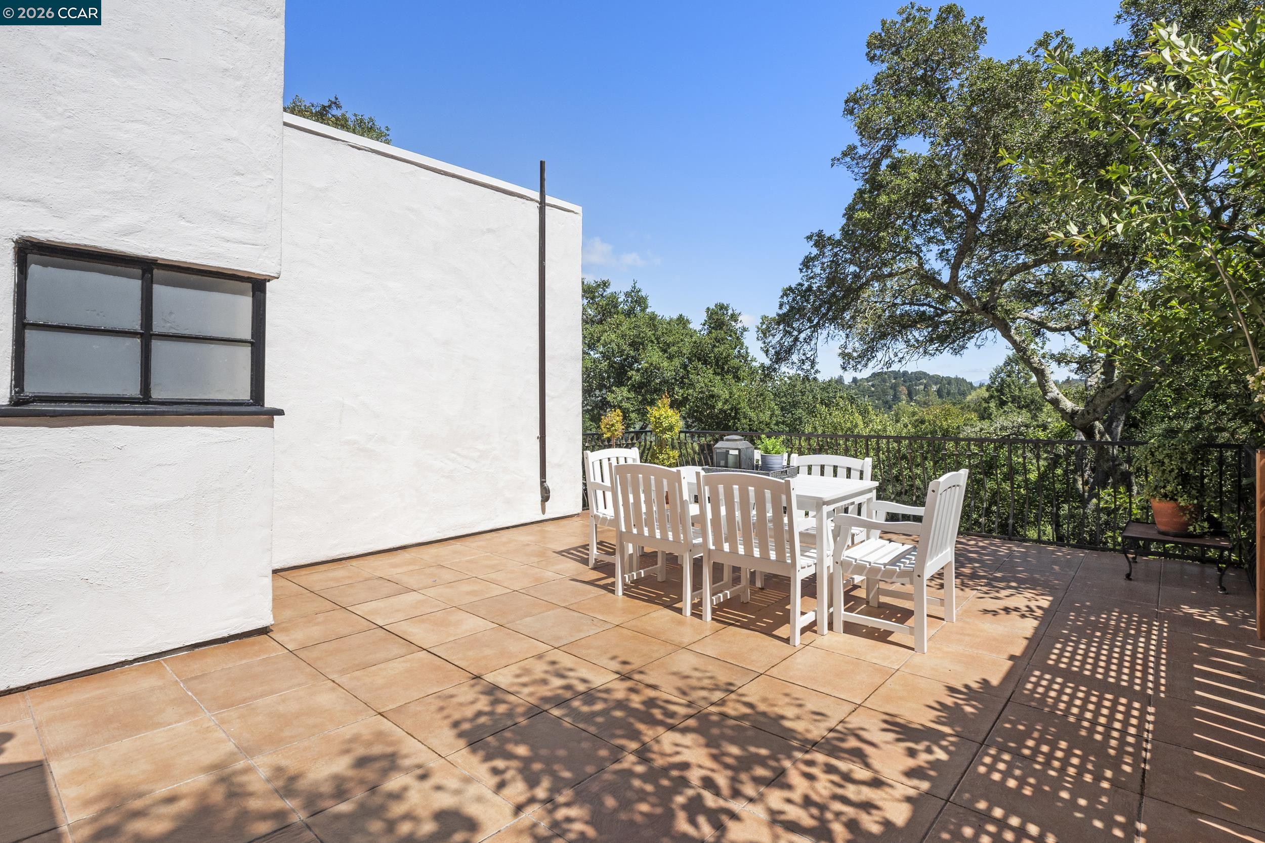 7 Las Mesas Path, Orinda, CA, 94563