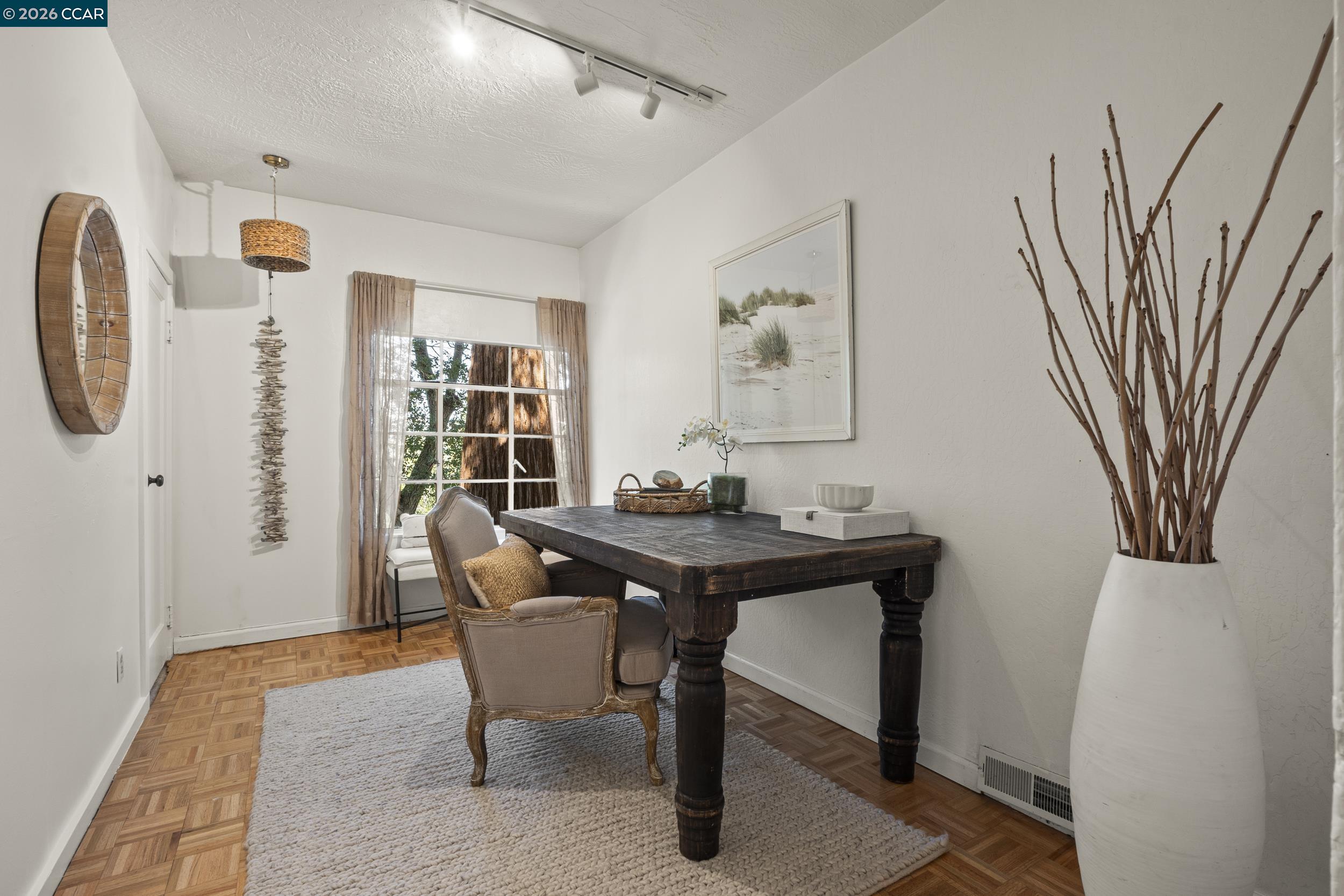 7 Las Mesas Path, Orinda, CA, 94563