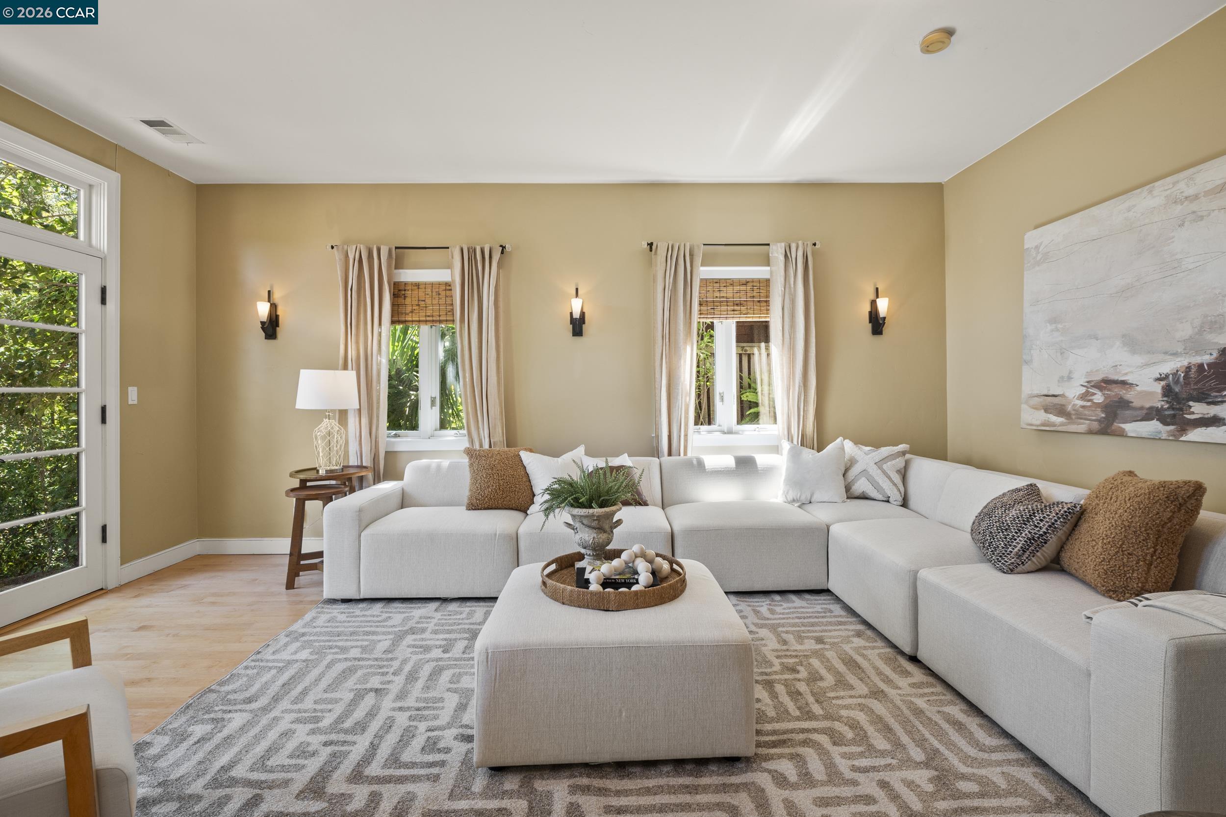 7 Las Mesas Path, Orinda, CA, 94563