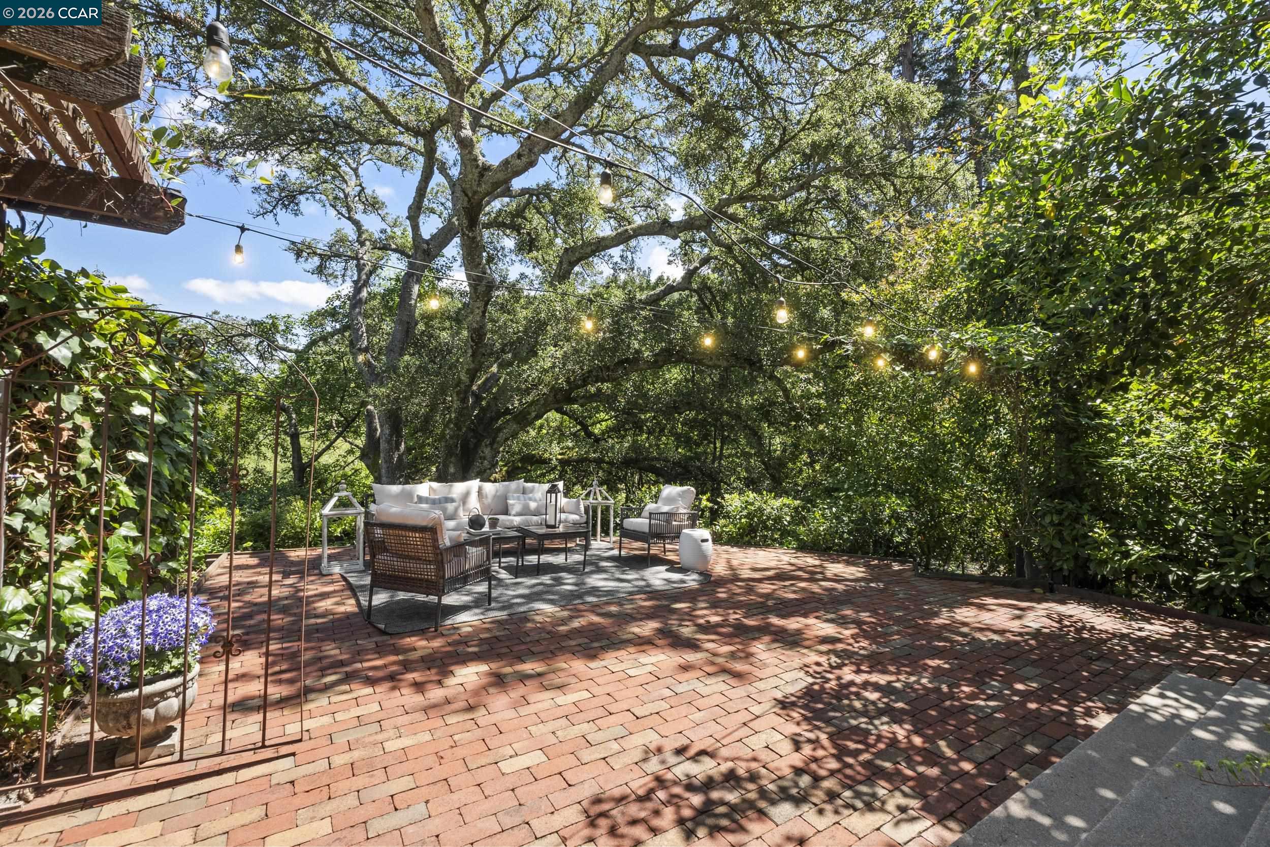 7 Las Mesas Path, Orinda, CA, 94563