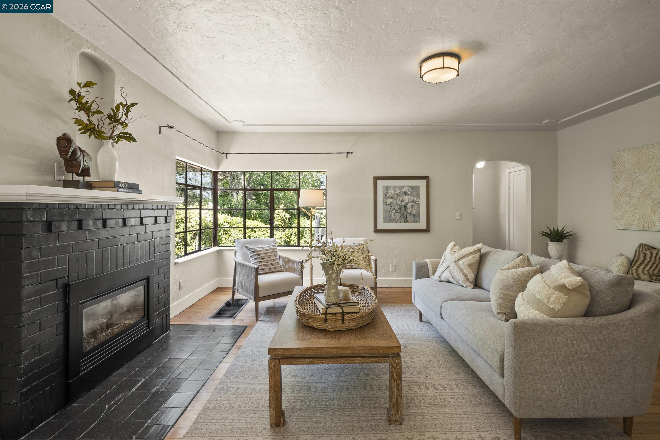 7 Las Mesas Path, Orinda, CA, 94563