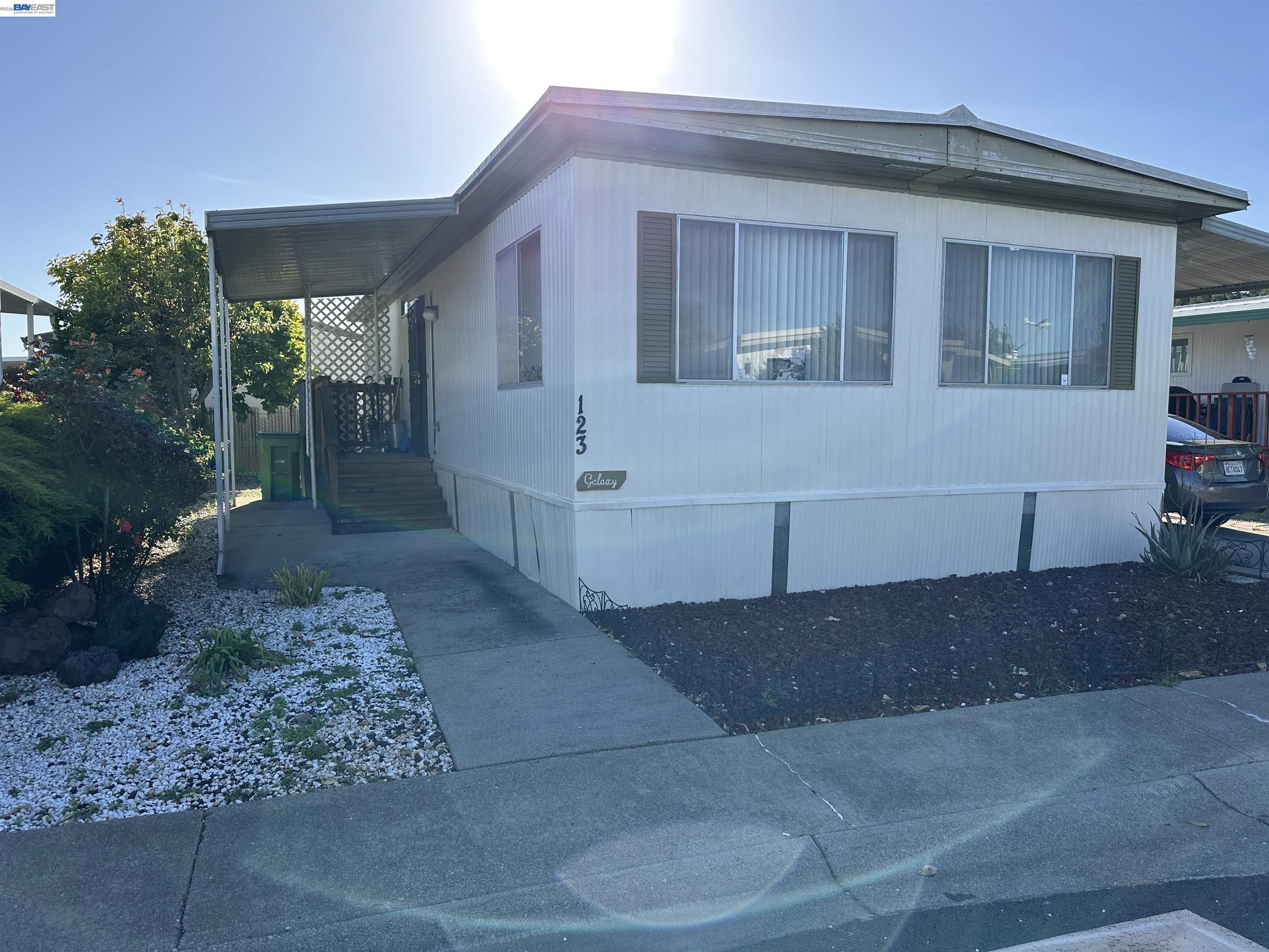 Front Image Thumbnail for BE41131241