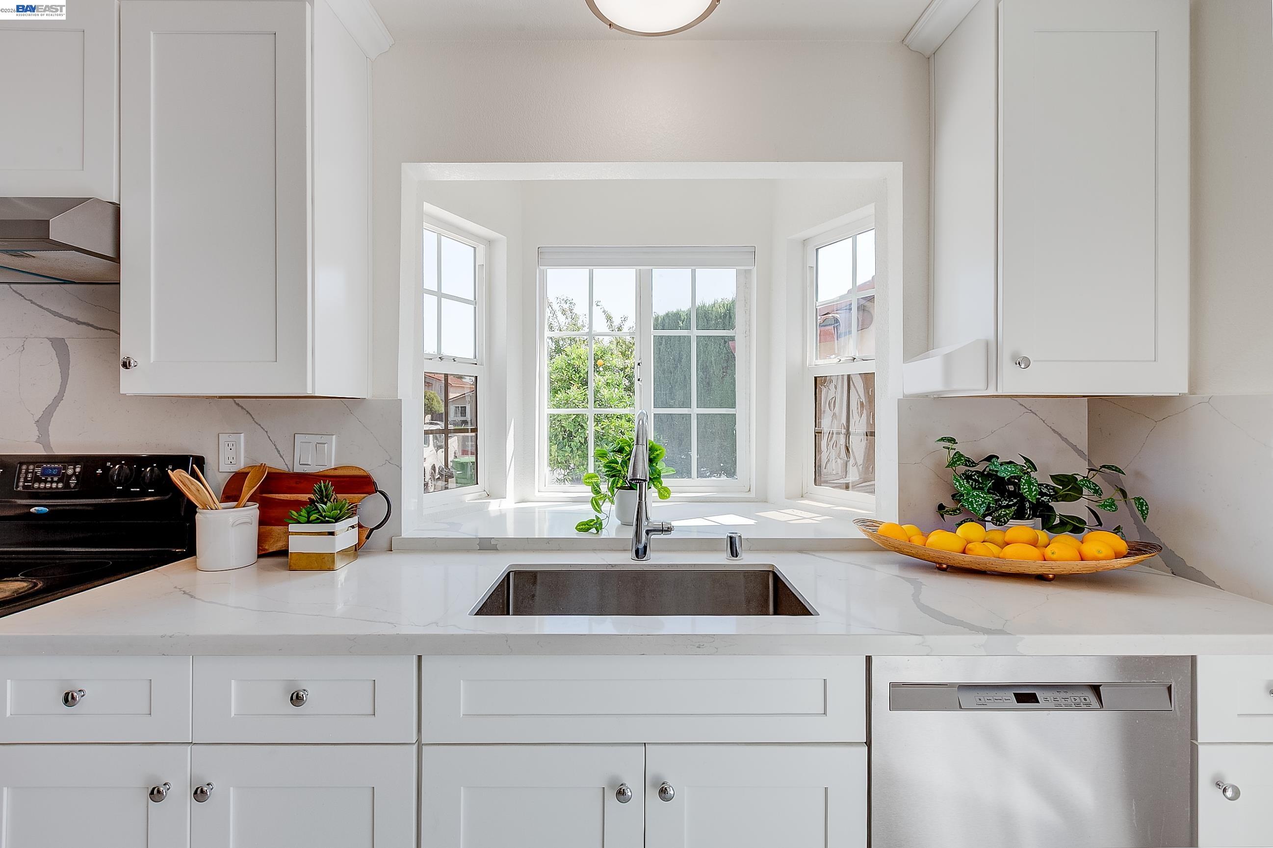 Detail Gallery Image 10 of 49 For 4167 Sunflower Ct., Union City,  CA 94587-3922 - 4 Beds | 3 Baths