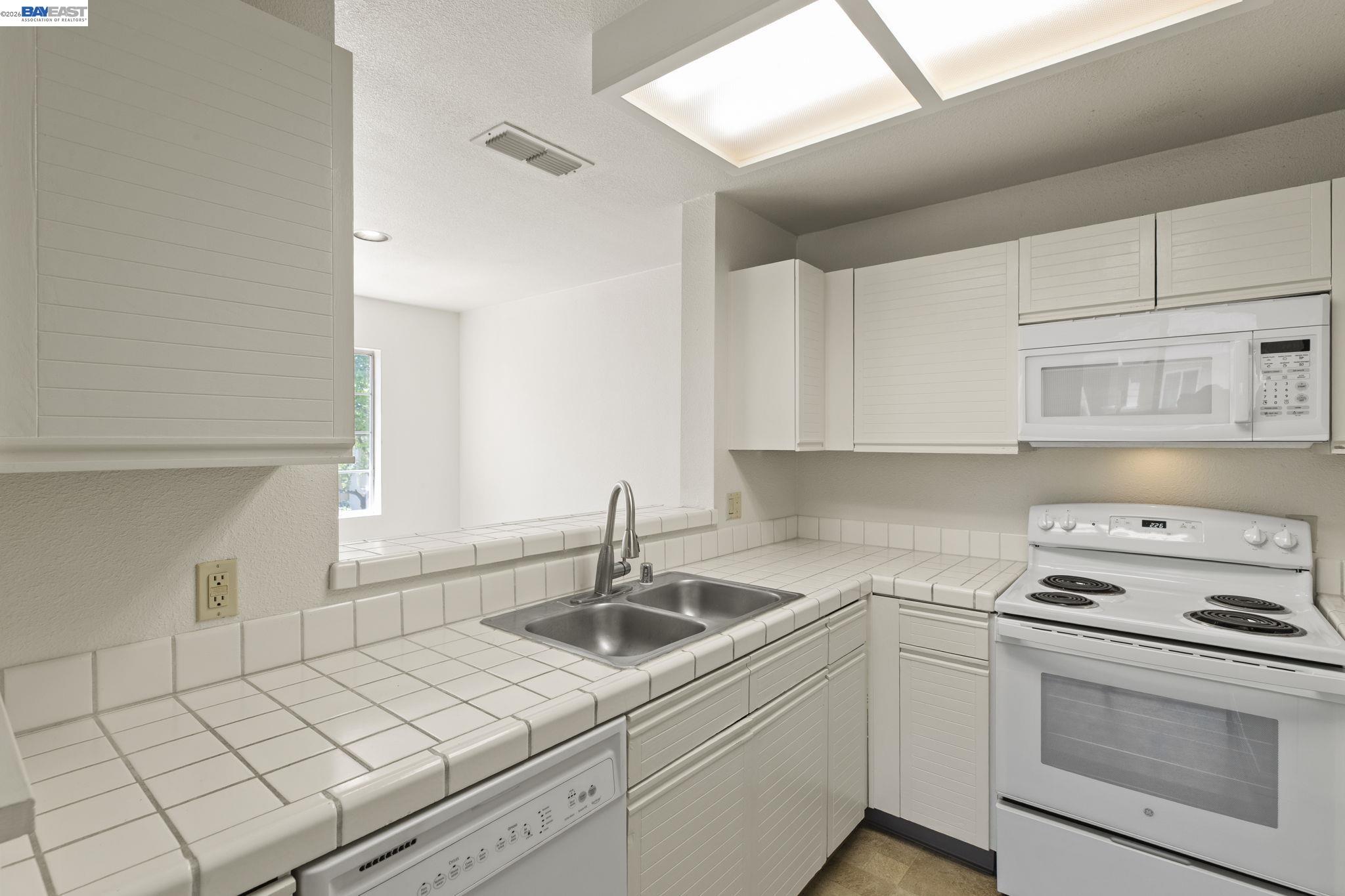 Photo #15: 41131243 Listing: Photo #15