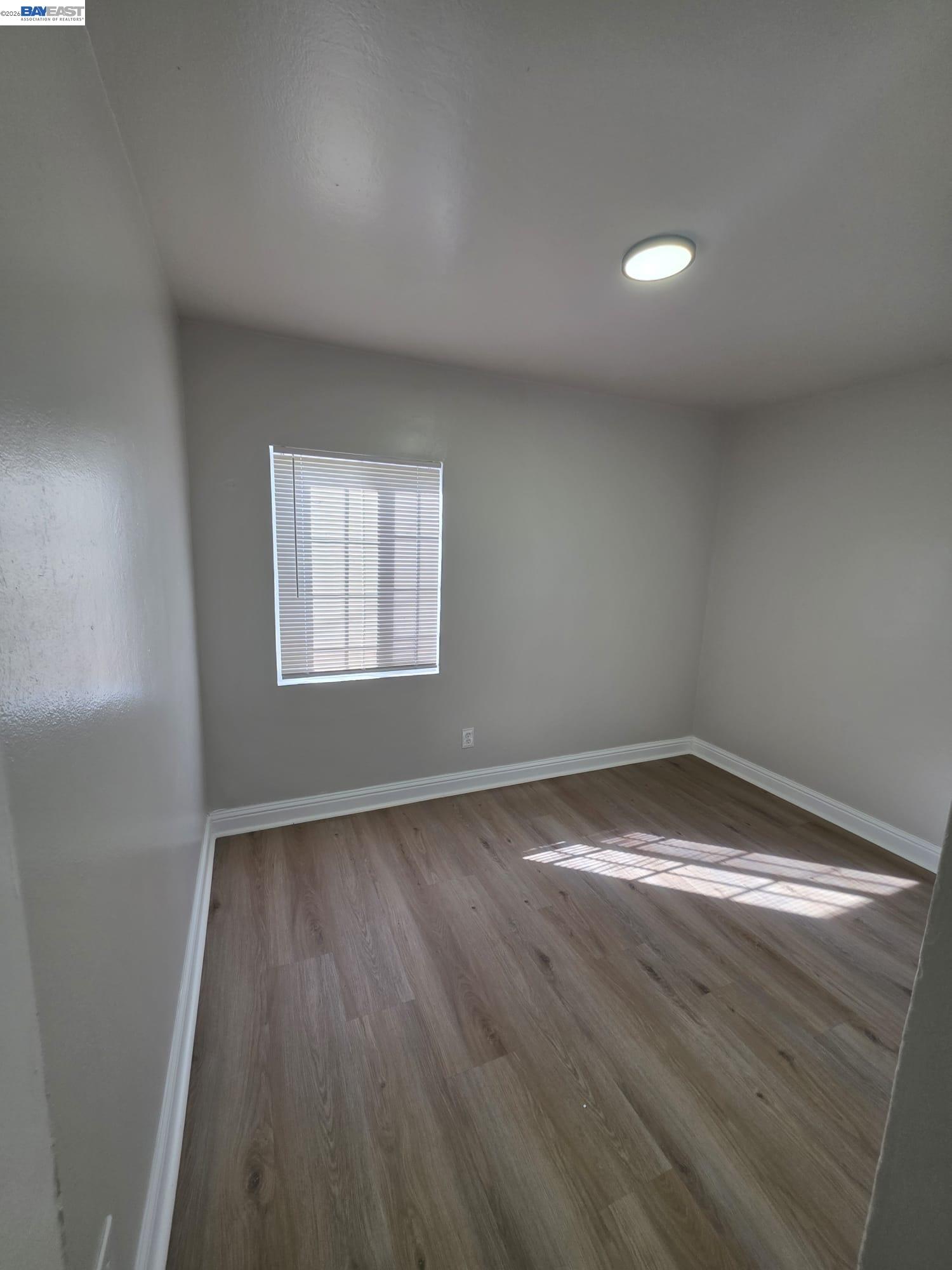 Detail Gallery Image 2 of 8 For 20331 Concord Ave, Hayward,  CA 94541 - 2 Beds | 1 Baths