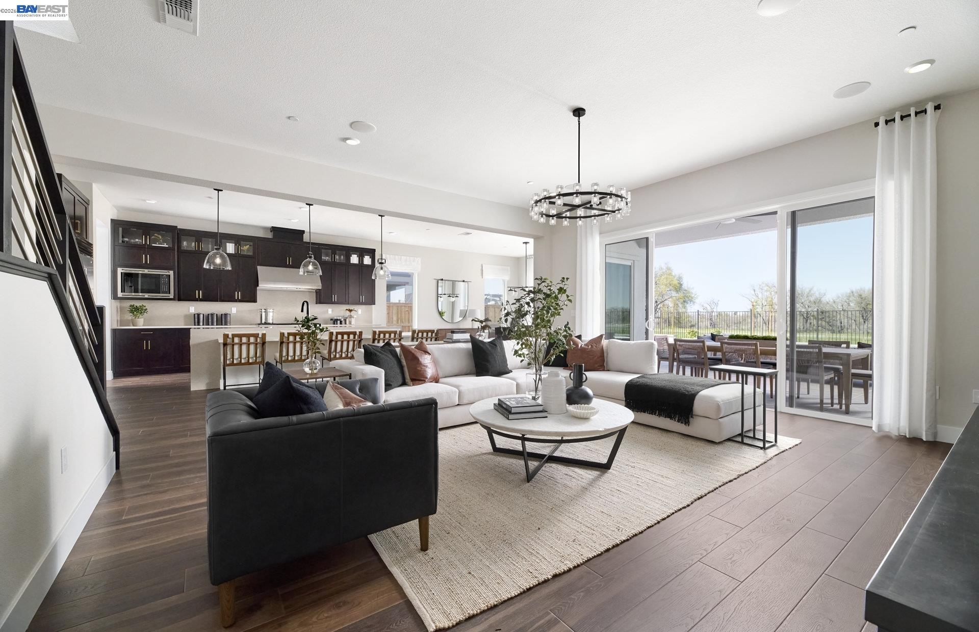 Detail Gallery Image 9 of 14 For 18641 Back Bay Drive, Lathrop,  CA 95330 - 5 Beds | 5/1 Baths