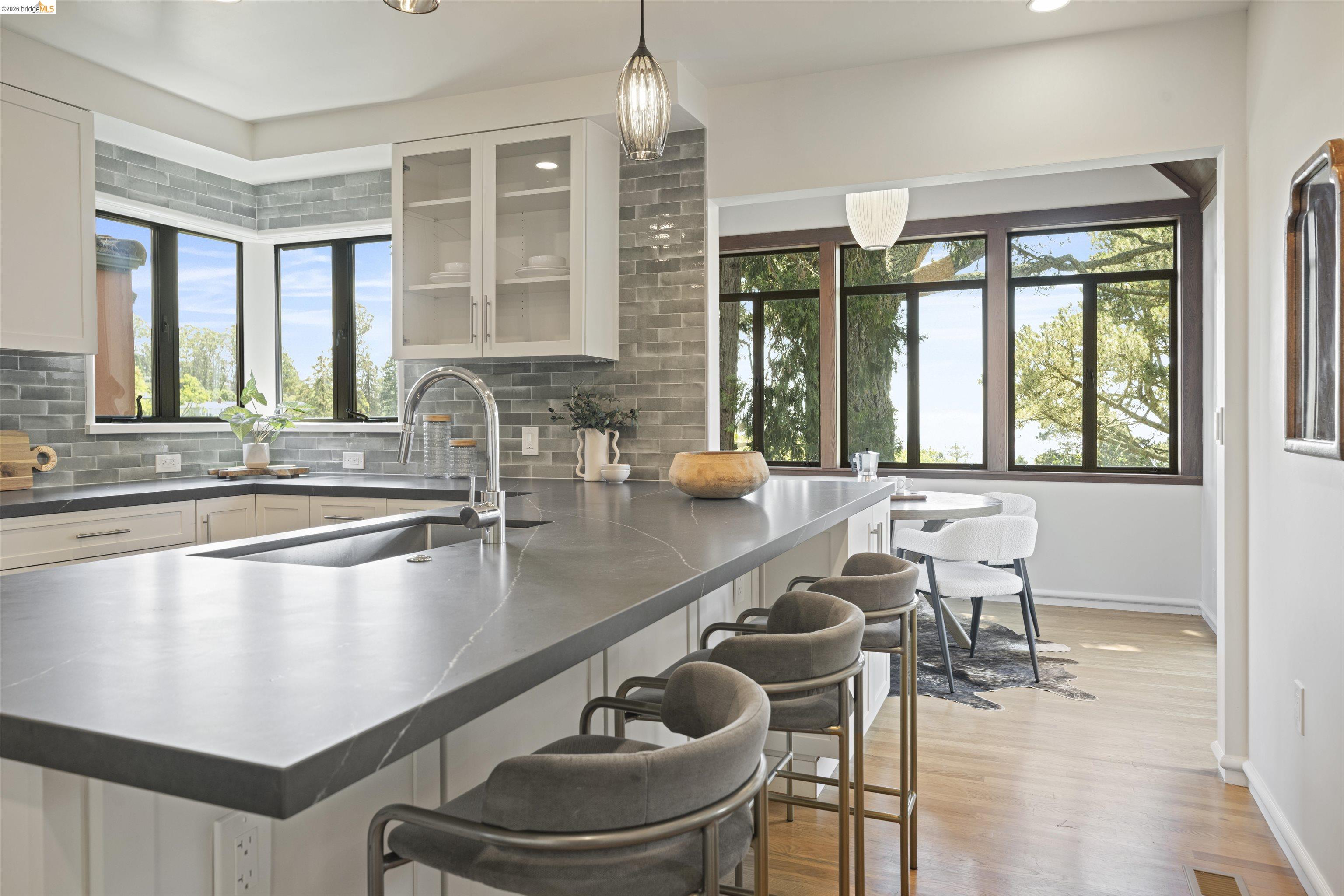 Detail Gallery Image 12 of 52 For 1170 Sterling Ave, Berkeley,  CA 94708 - 4 Beds | 3 Baths