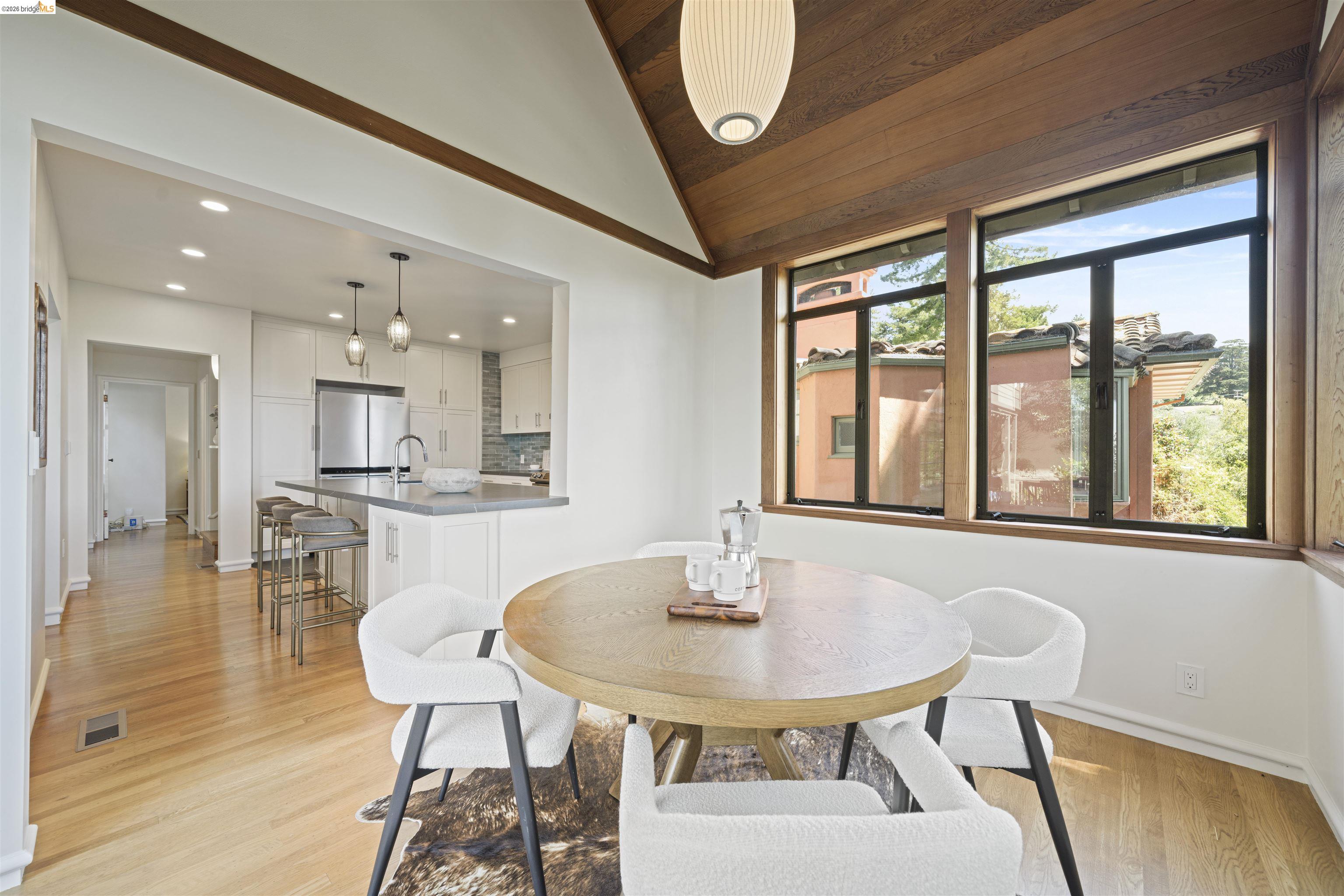 Detail Gallery Image 14 of 52 For 1170 Sterling Ave, Berkeley,  CA 94708 - 4 Beds | 3 Baths