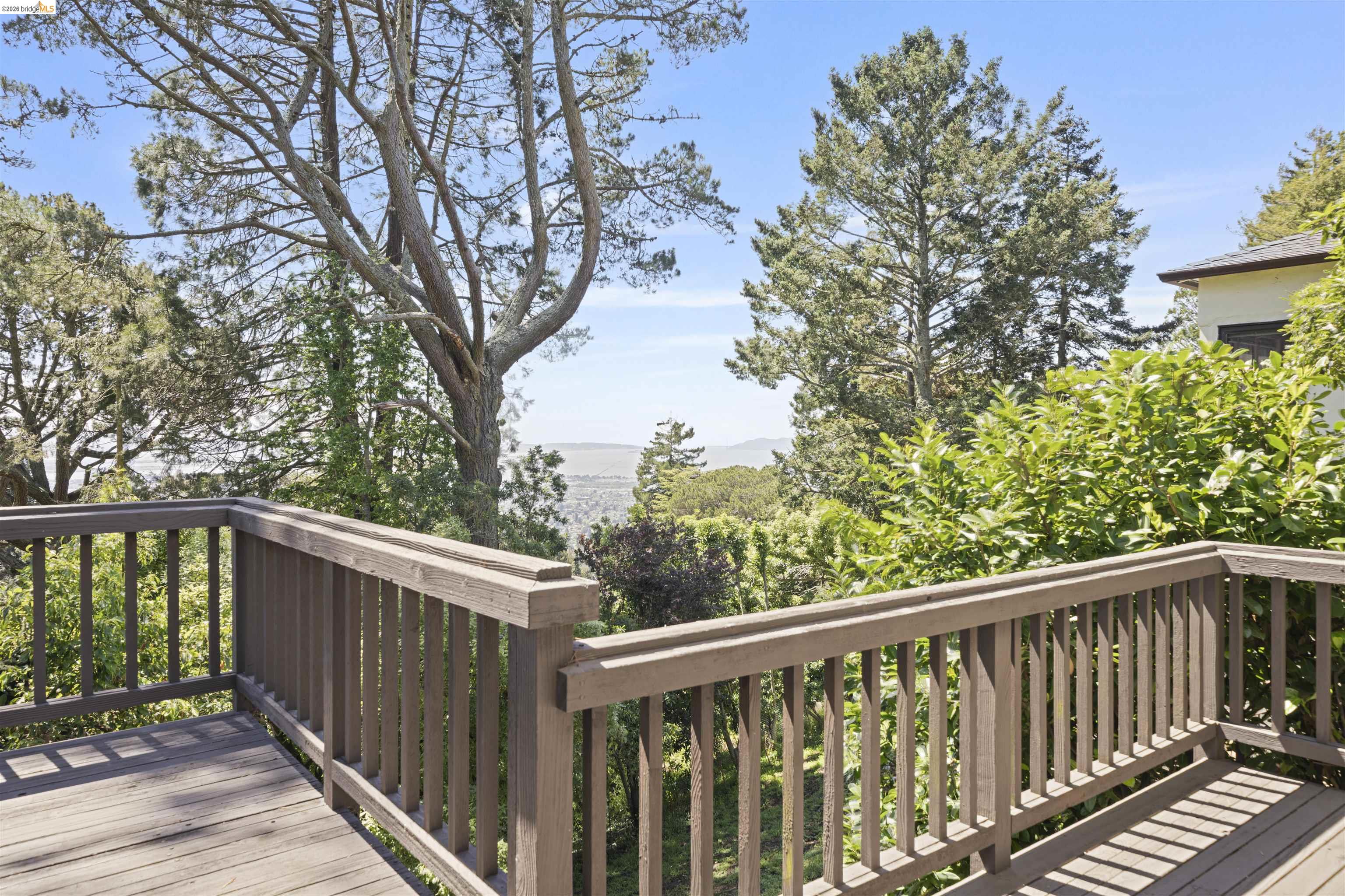 Detail Gallery Image 18 of 52 For 1170 Sterling Ave, Berkeley,  CA 94708 - 4 Beds | 3 Baths