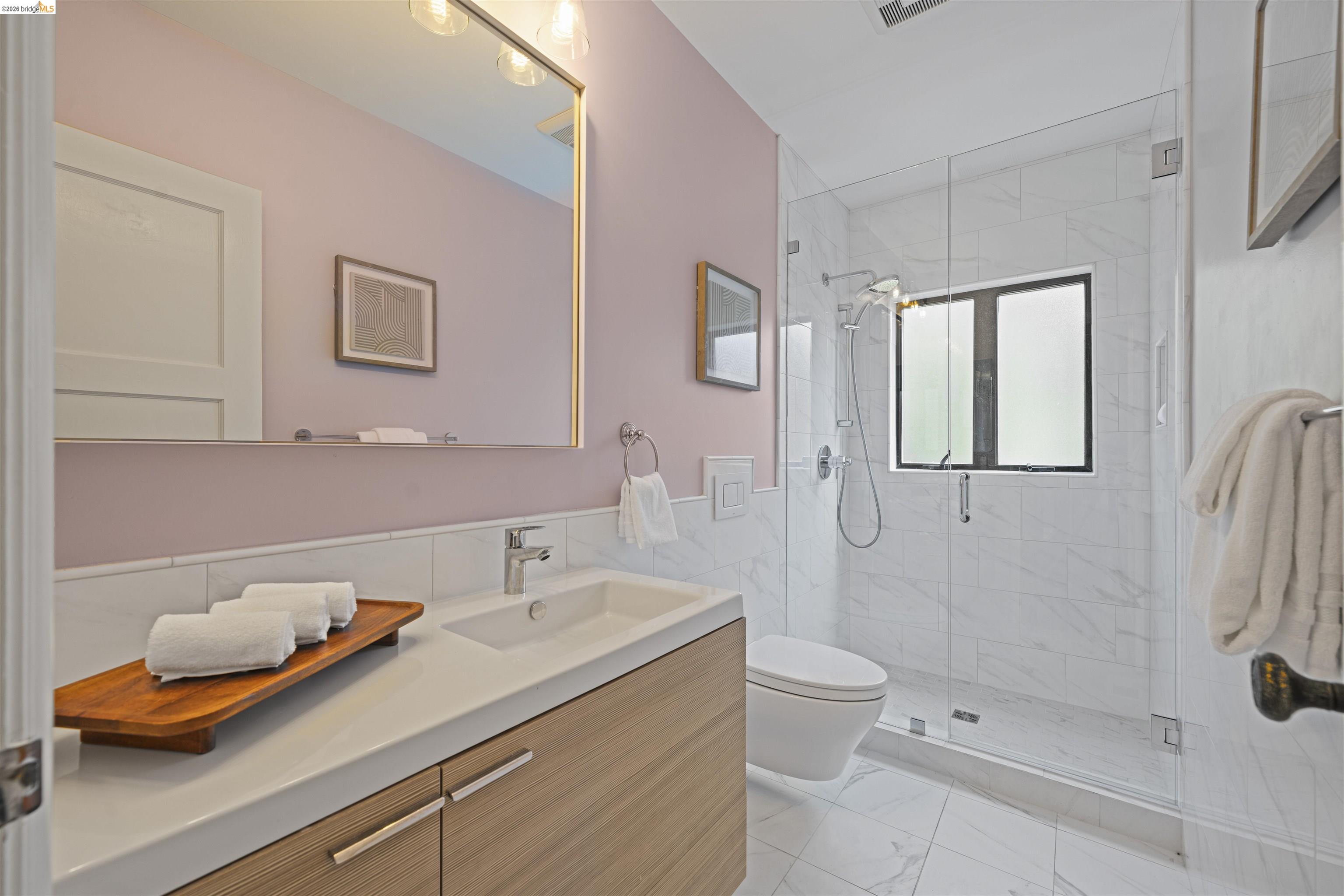 Detail Gallery Image 23 of 52 For 1170 Sterling Ave, Berkeley,  CA 94708 - 4 Beds | 3 Baths