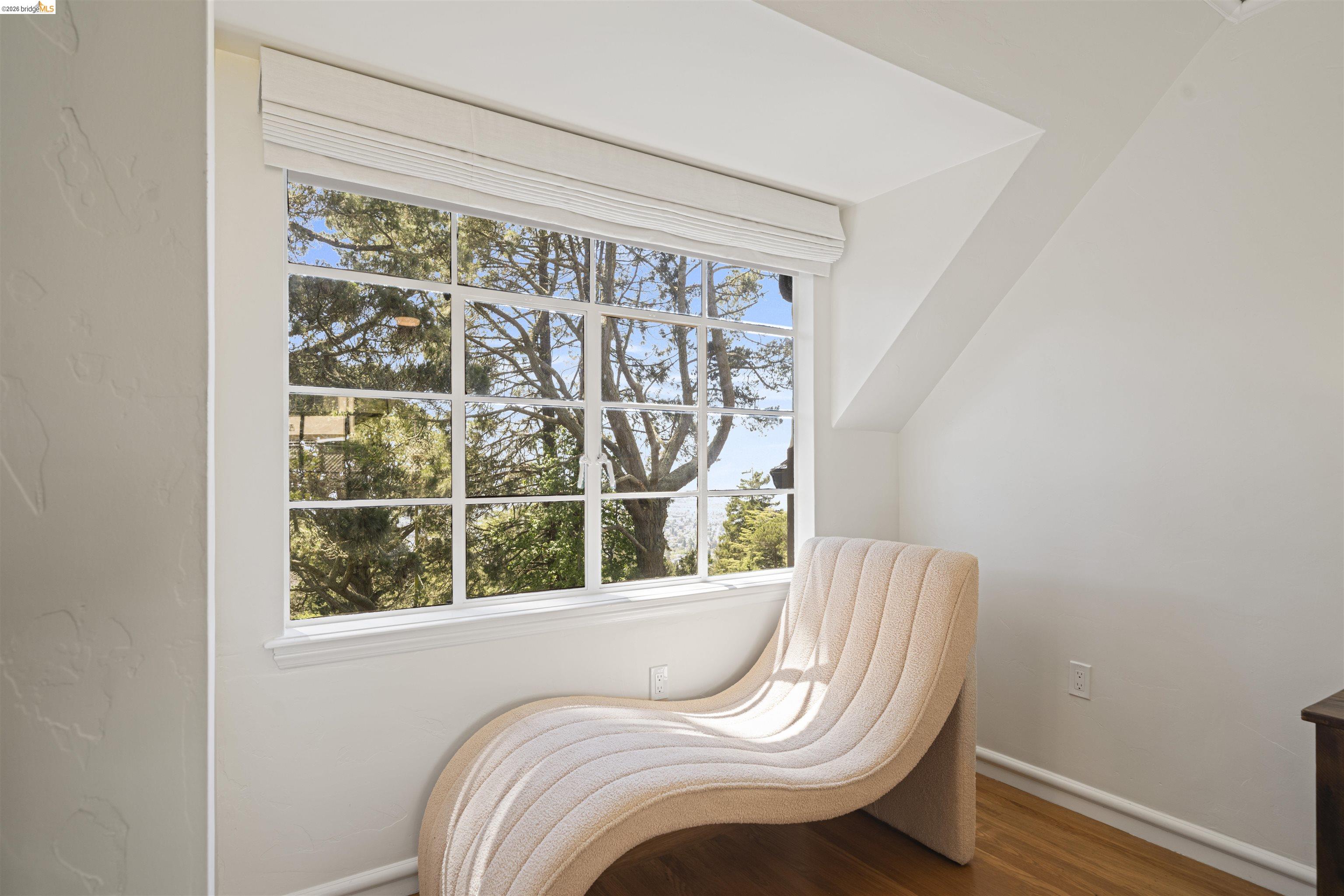 Detail Gallery Image 26 of 52 For 1170 Sterling Ave, Berkeley,  CA 94708 - 4 Beds | 3 Baths