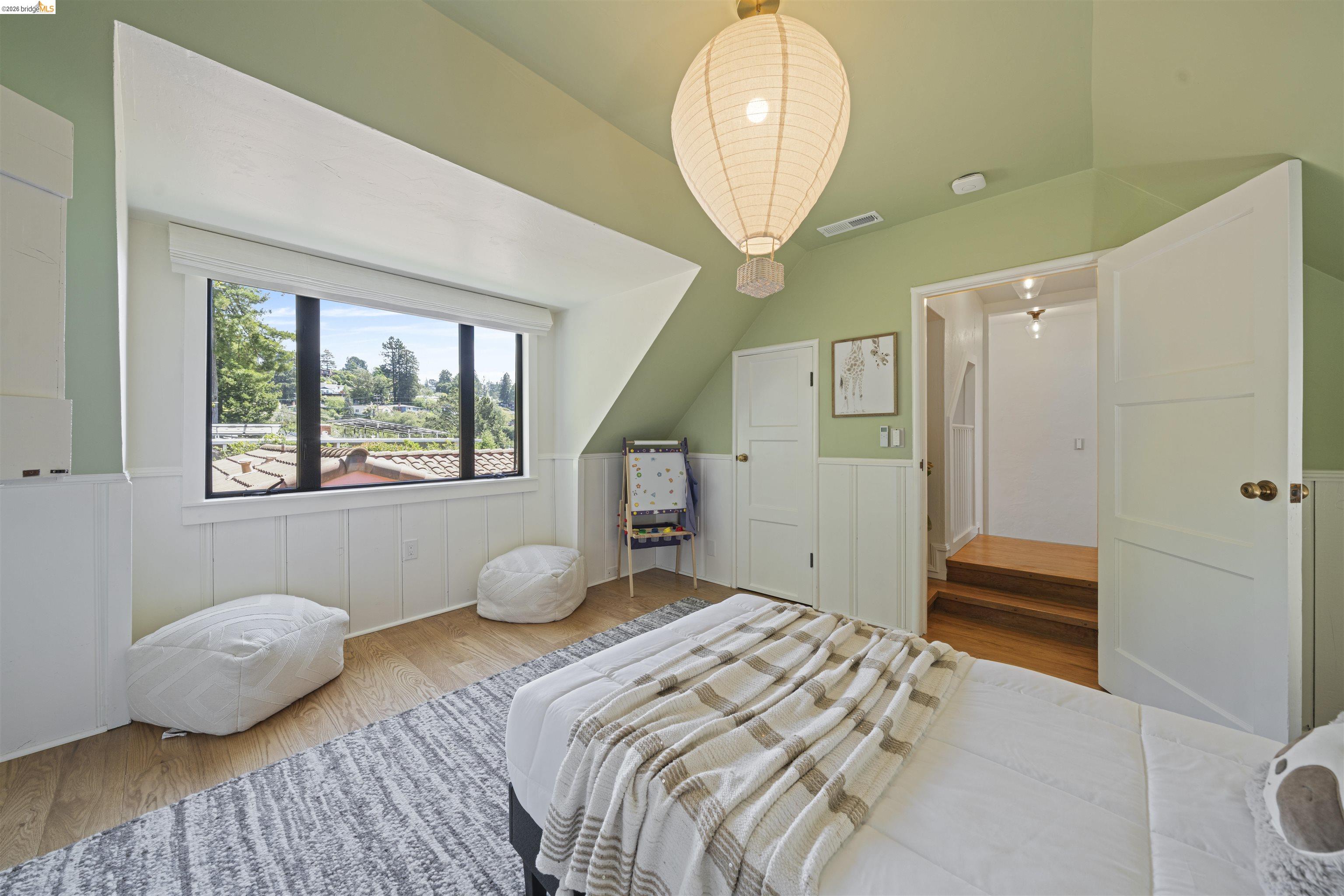Detail Gallery Image 34 of 52 For 1170 Sterling Ave, Berkeley,  CA 94708 - 4 Beds | 3 Baths