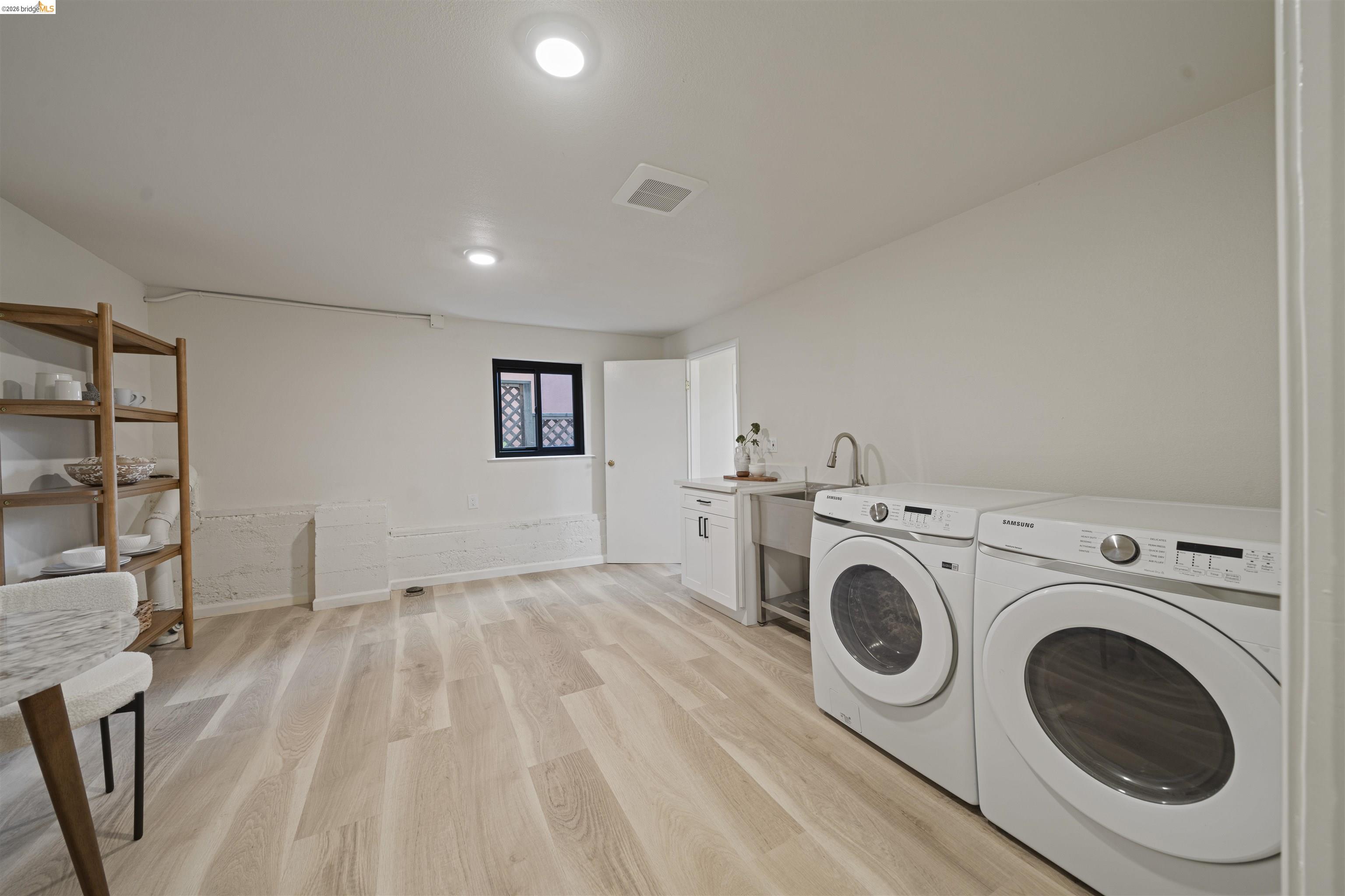 Detail Gallery Image 38 of 52 For 1170 Sterling Ave, Berkeley,  CA 94708 - 4 Beds | 3 Baths