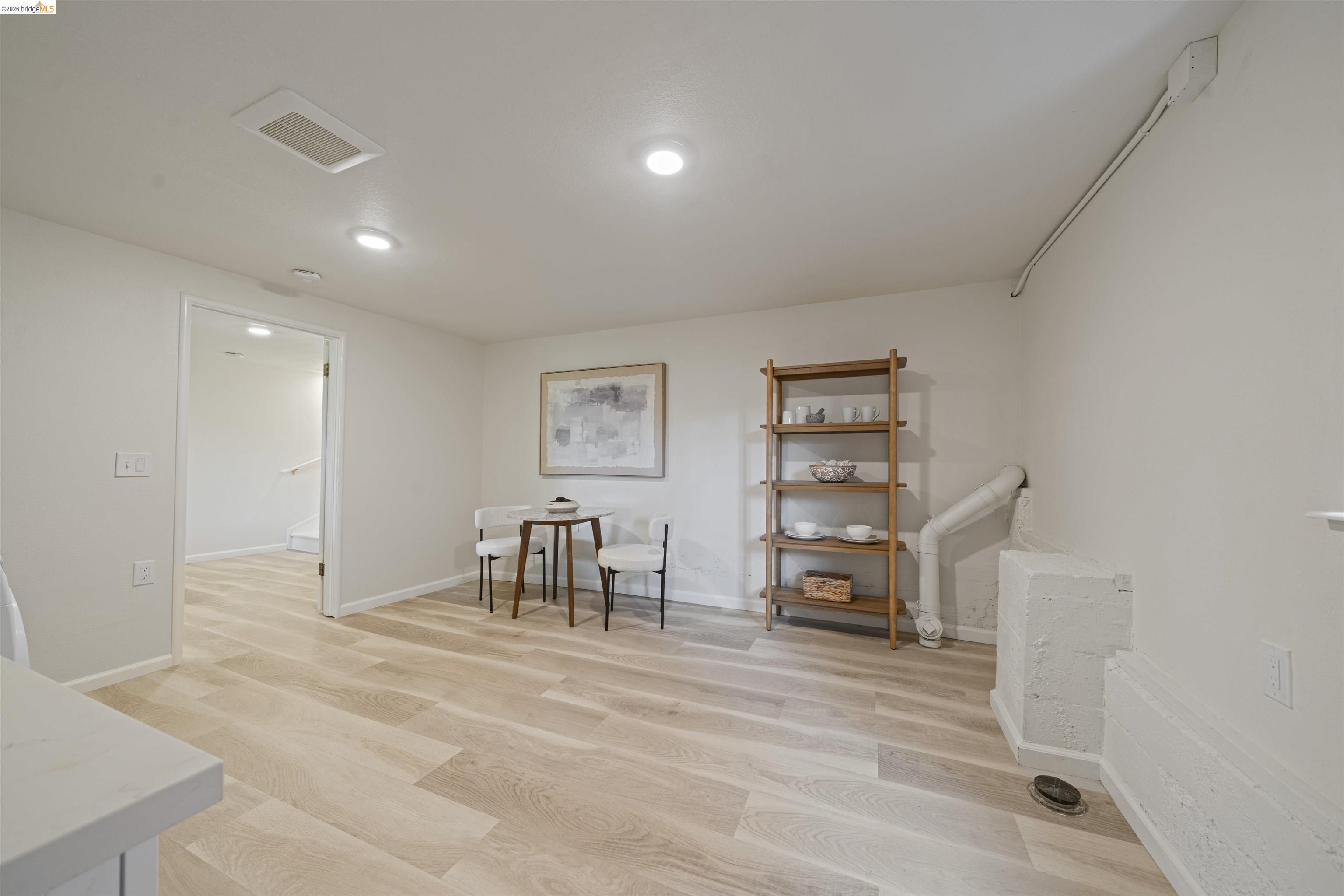 Detail Gallery Image 39 of 52 For 1170 Sterling Ave, Berkeley,  CA 94708 - 4 Beds | 3 Baths