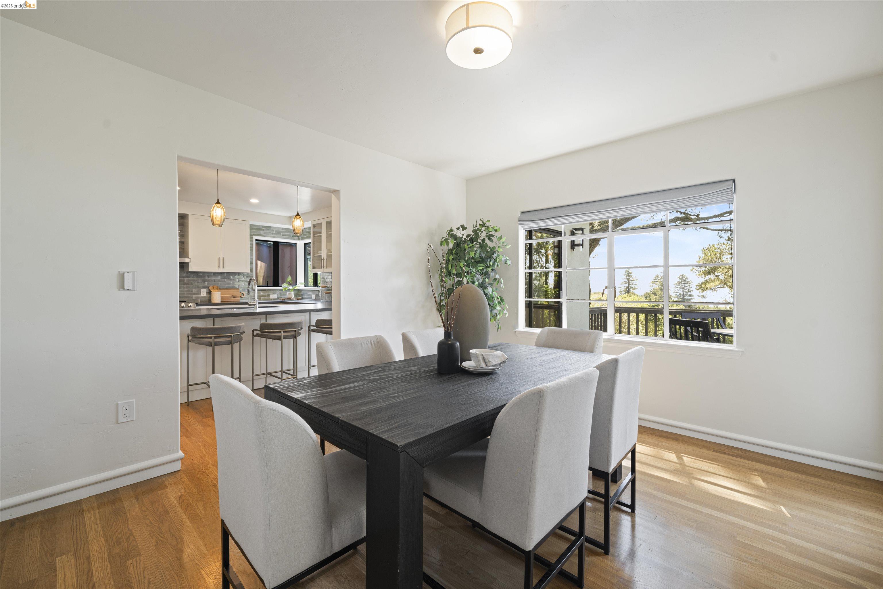 Detail Gallery Image 7 of 52 For 1170 Sterling Ave, Berkeley,  CA 94708 - 4 Beds | 3 Baths