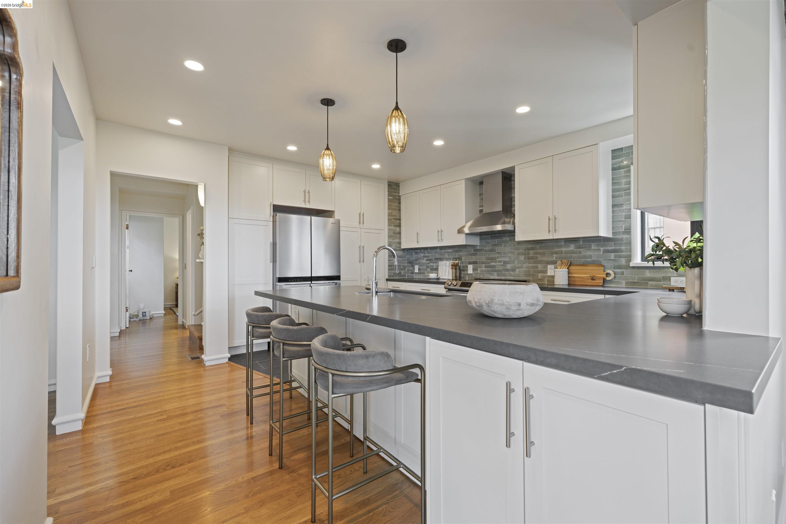 Detail Gallery Image 9 of 52 For 1170 Sterling Ave, Berkeley,  CA 94708 - 4 Beds | 3 Baths