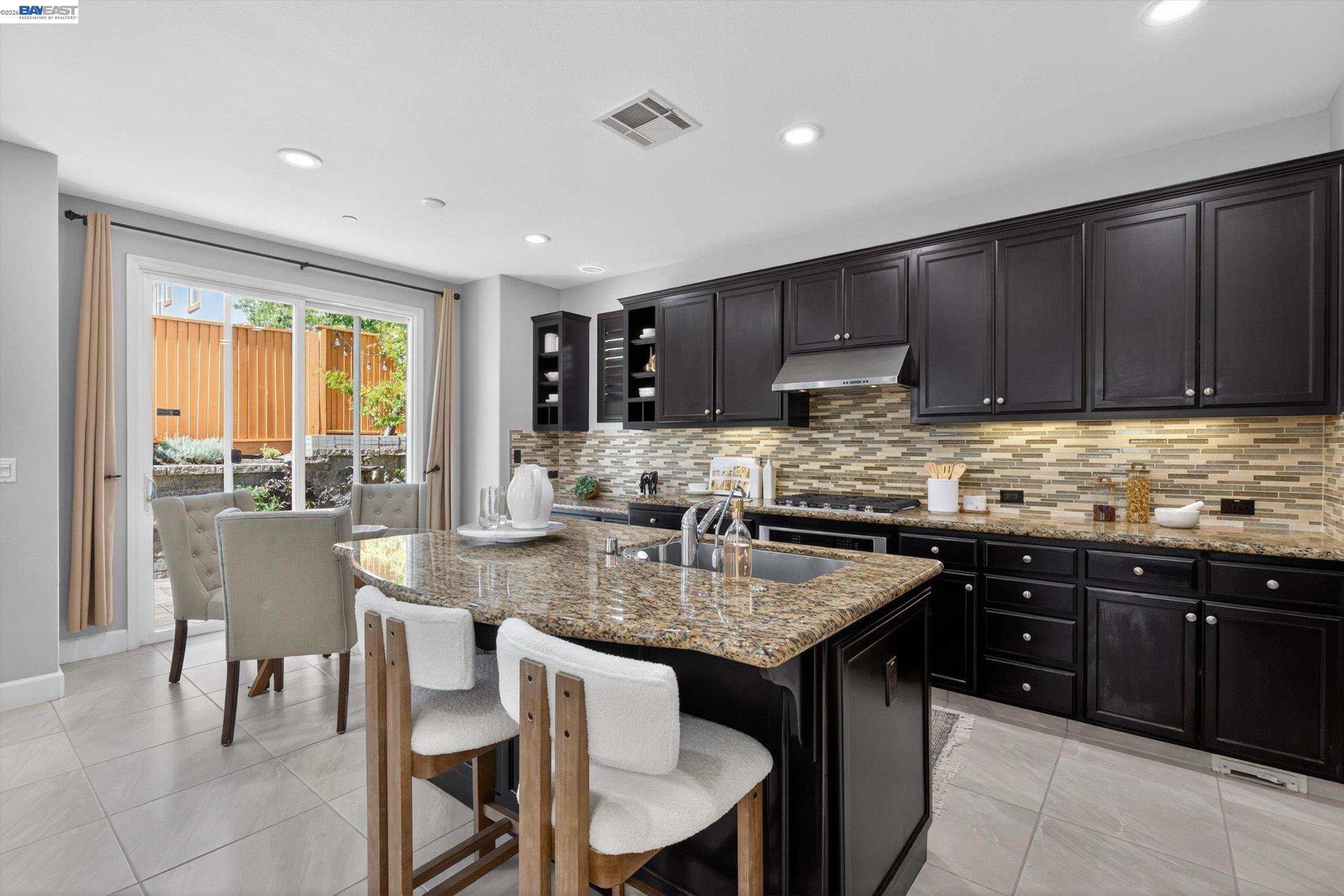 Detail Gallery Image 13 of 56 For 513 Crocus Hill Ct, San Ramon,  CA 94582 - 5 Beds | 3/1 Baths