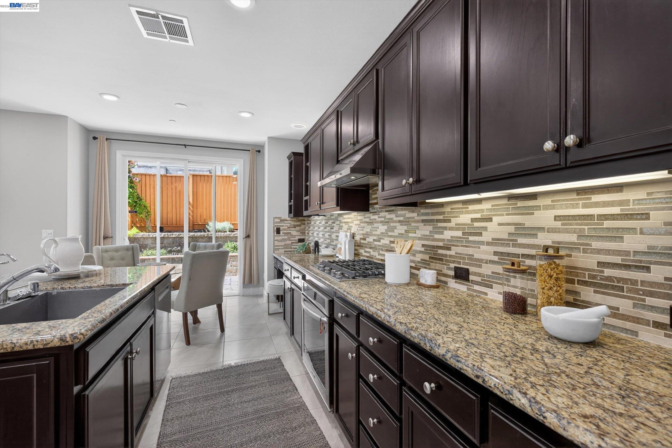 Detail Gallery Image 15 of 56 For 513 Crocus Hill Ct, San Ramon,  CA 94582 - 5 Beds | 3/1 Baths