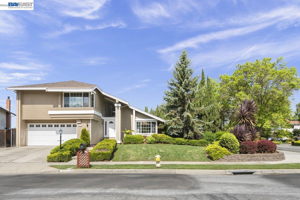 Detail Gallery Image 2 of 28 For 4115 Sedge St, Fremont,  CA 94555 - 4 Beds | 2/1 Baths