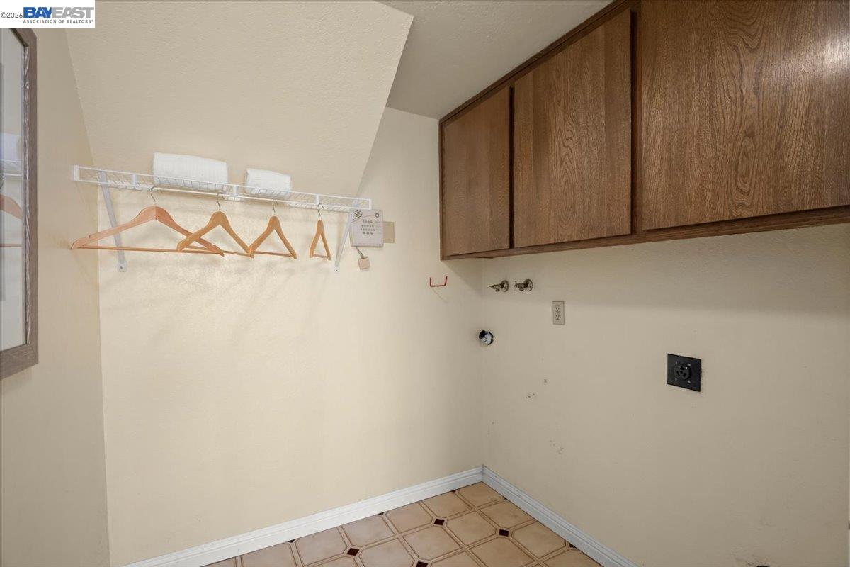 Detail Gallery Image 21 of 28 For 4115 Sedge St, Fremont,  CA 94555 - 4 Beds | 2/1 Baths