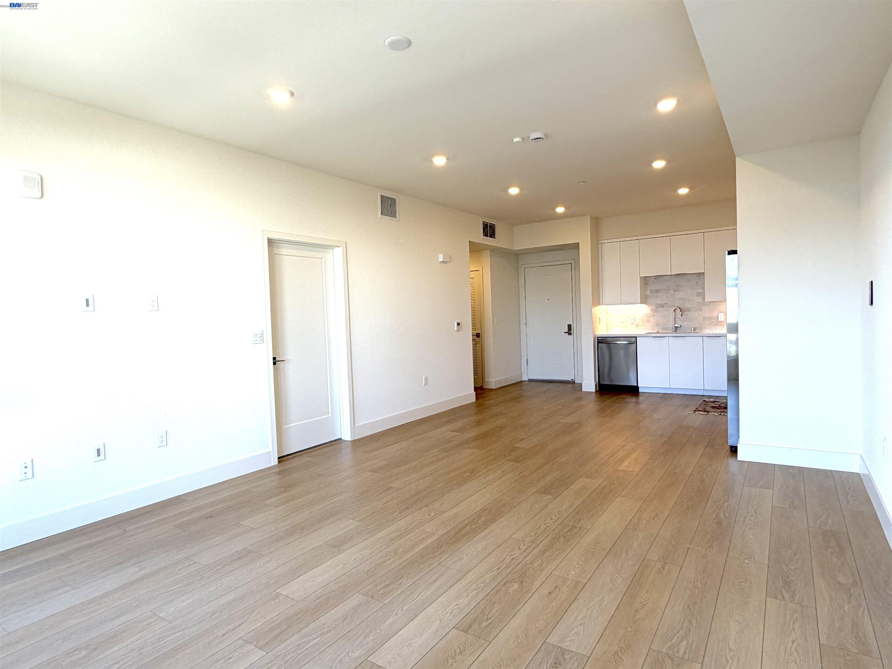 Photo #4: 41131255 Listing: Photo #4